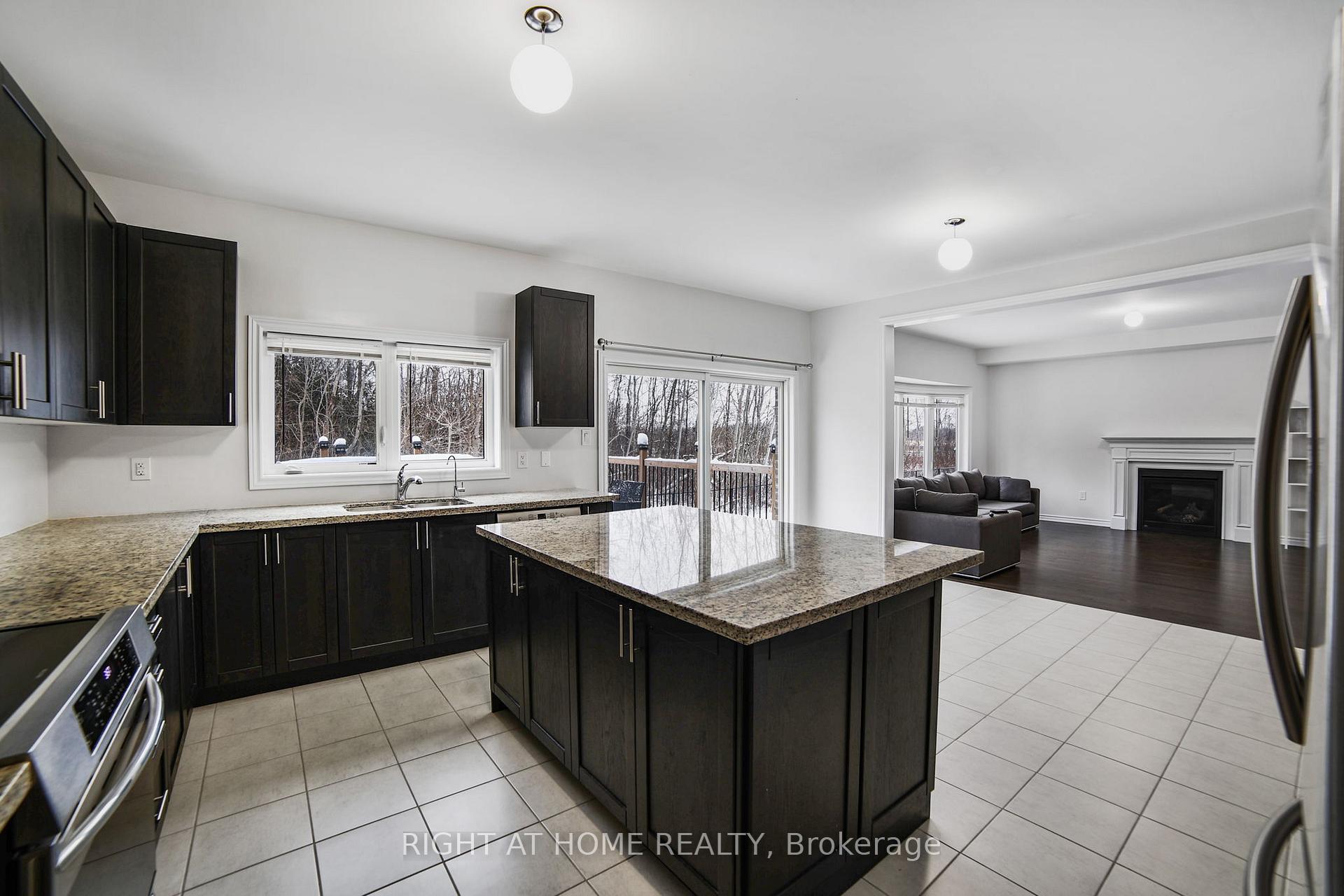 Photo 12 of 1621 Emberton Way, Innisfil, Alcona — HOMEH