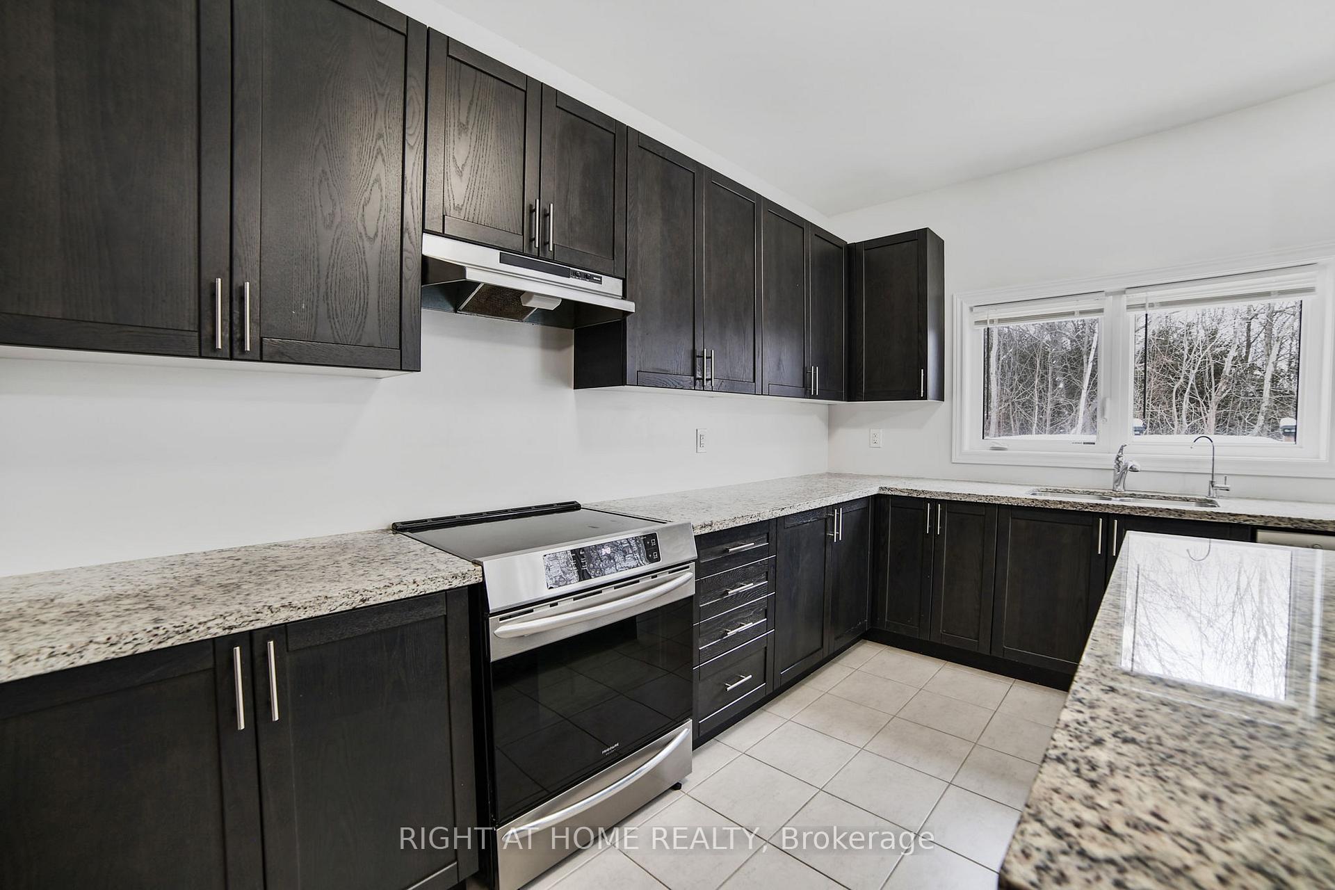 Photo 13 of 1621 Emberton Way, Innisfil, Alcona — HOMEH