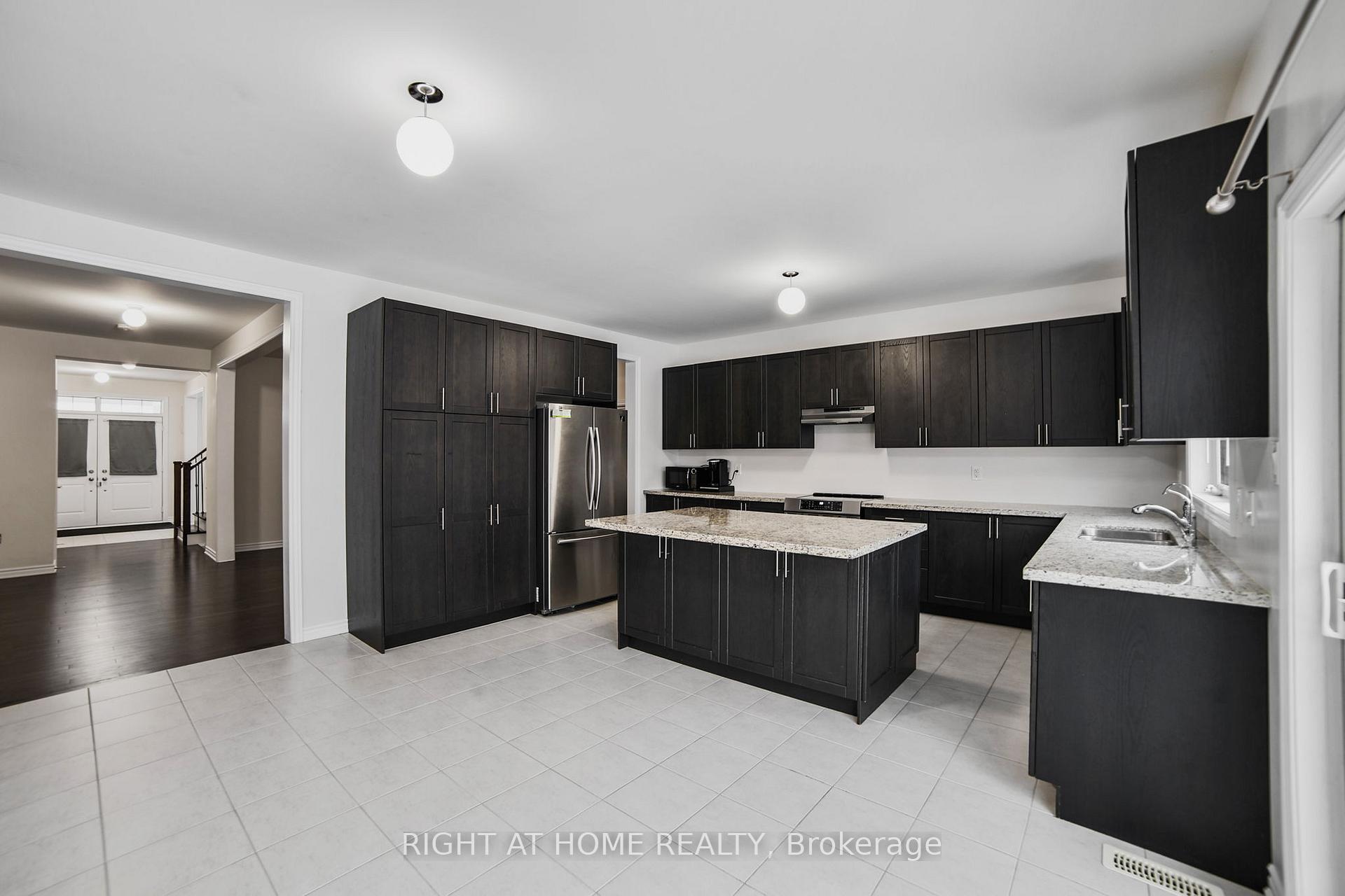 Photo 14 of 1621 Emberton Way, Innisfil, Alcona — HOMEH