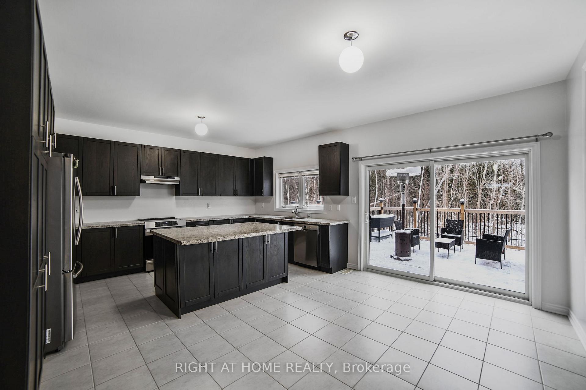 Photo 15 of 1621 Emberton Way, Innisfil, Alcona — HOMEH