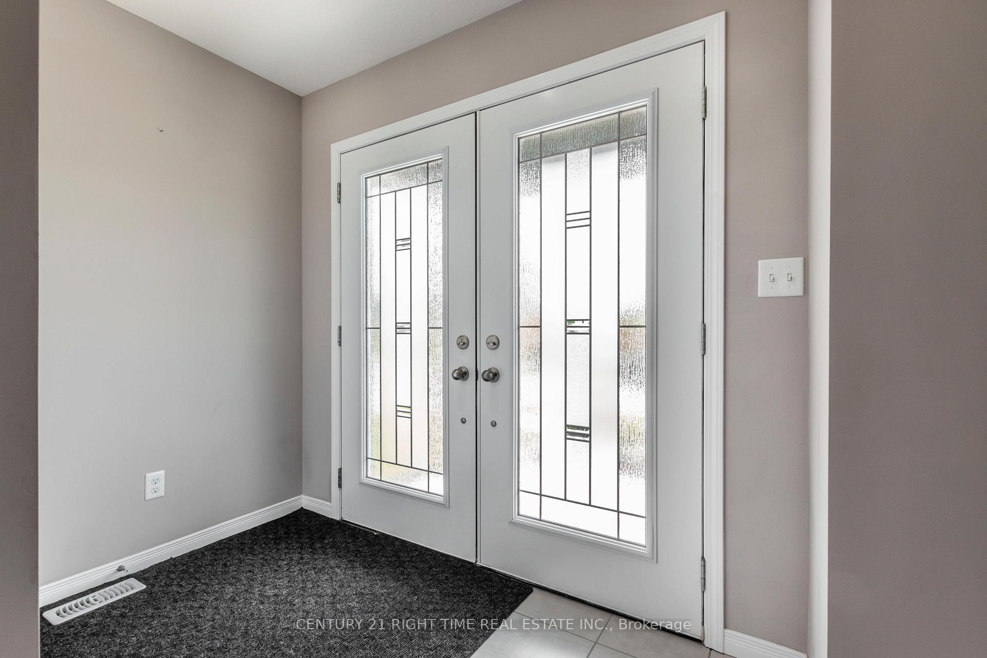 Photo 5 of 508 Netherwood Crescent, Kitchener — HOMEH