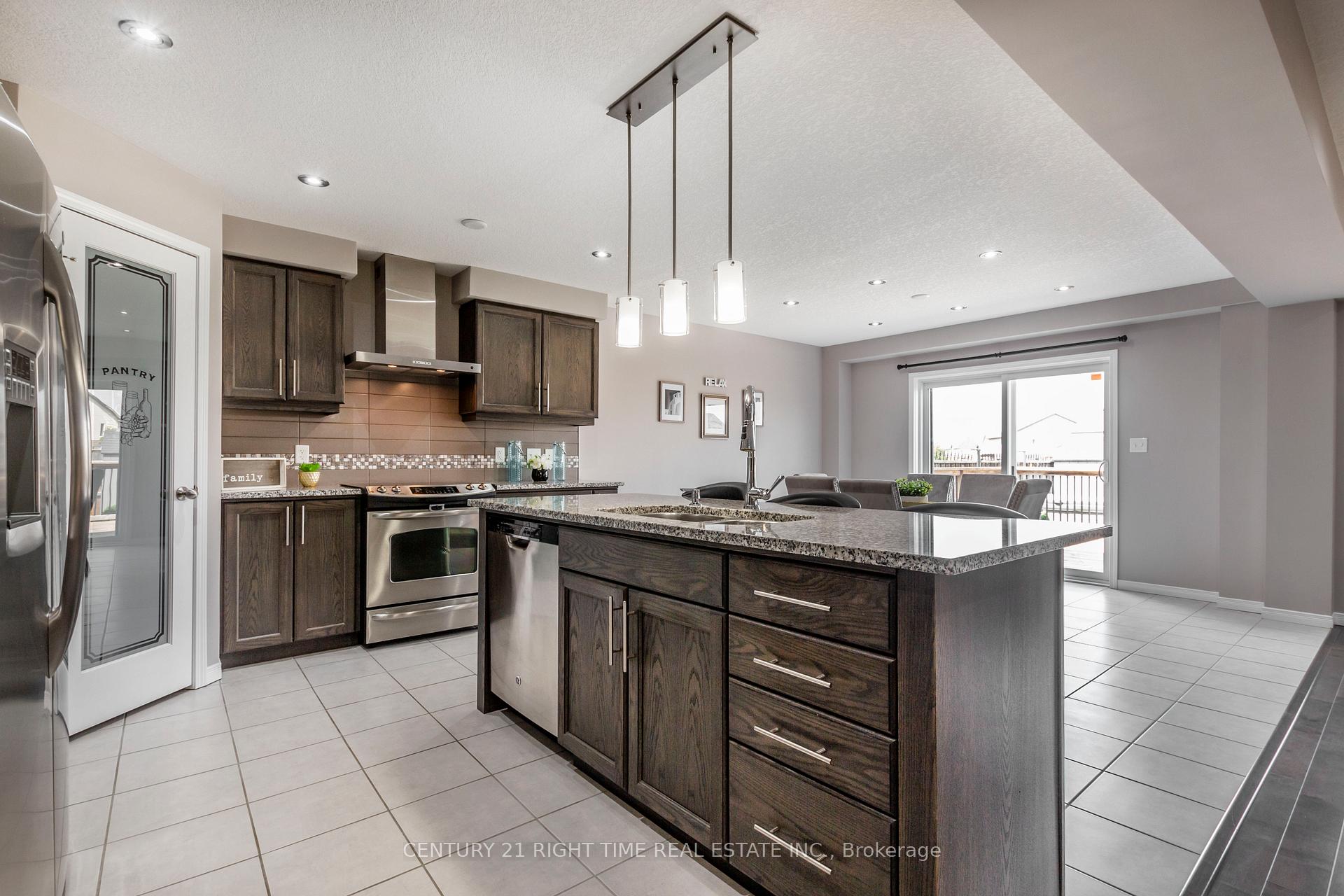 Photo 11 of 508 Netherwood Crescent, Kitchener — HOMEH
