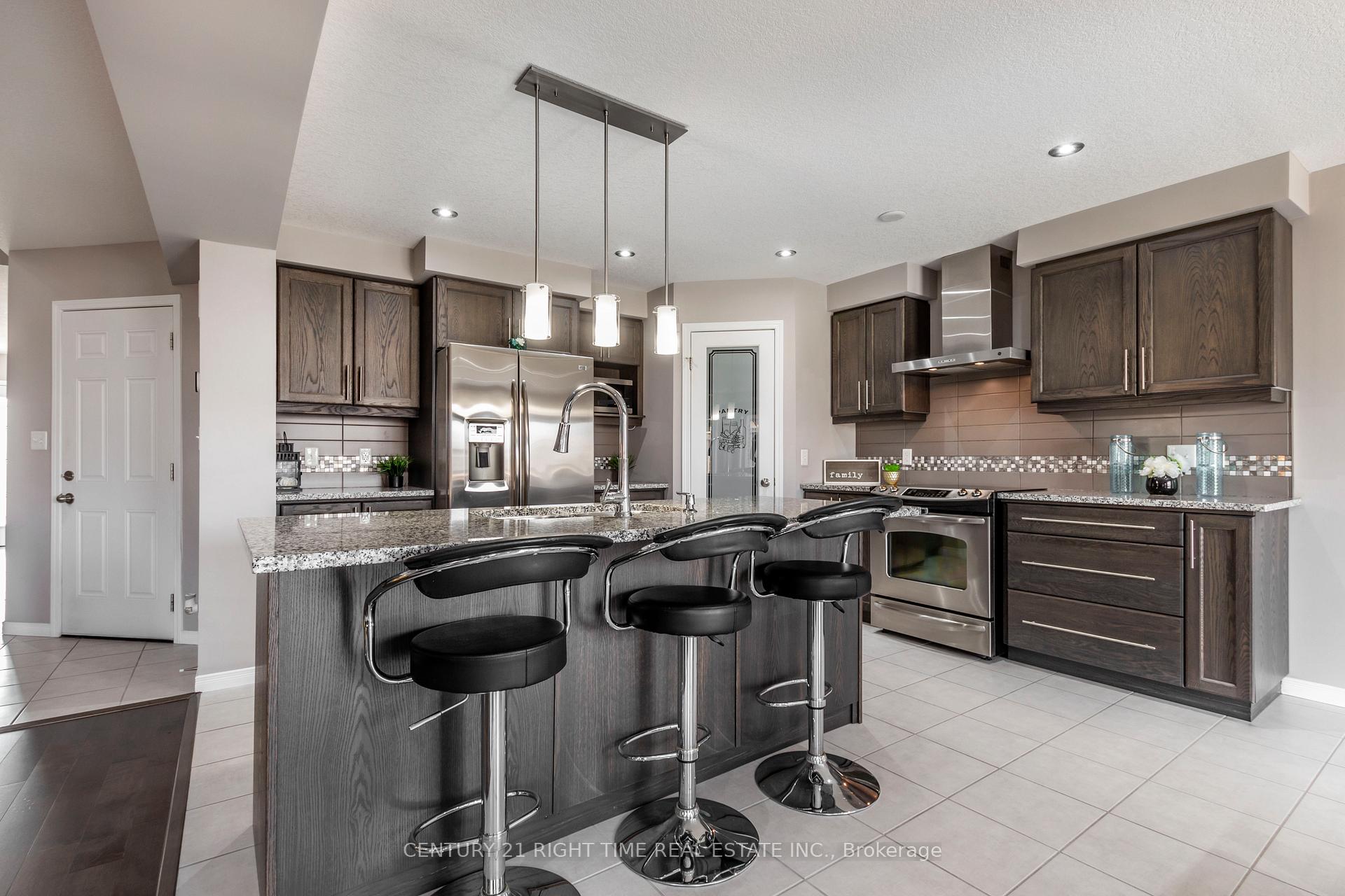 Photo 13 of 508 Netherwood Crescent, Kitchener — HOMEH