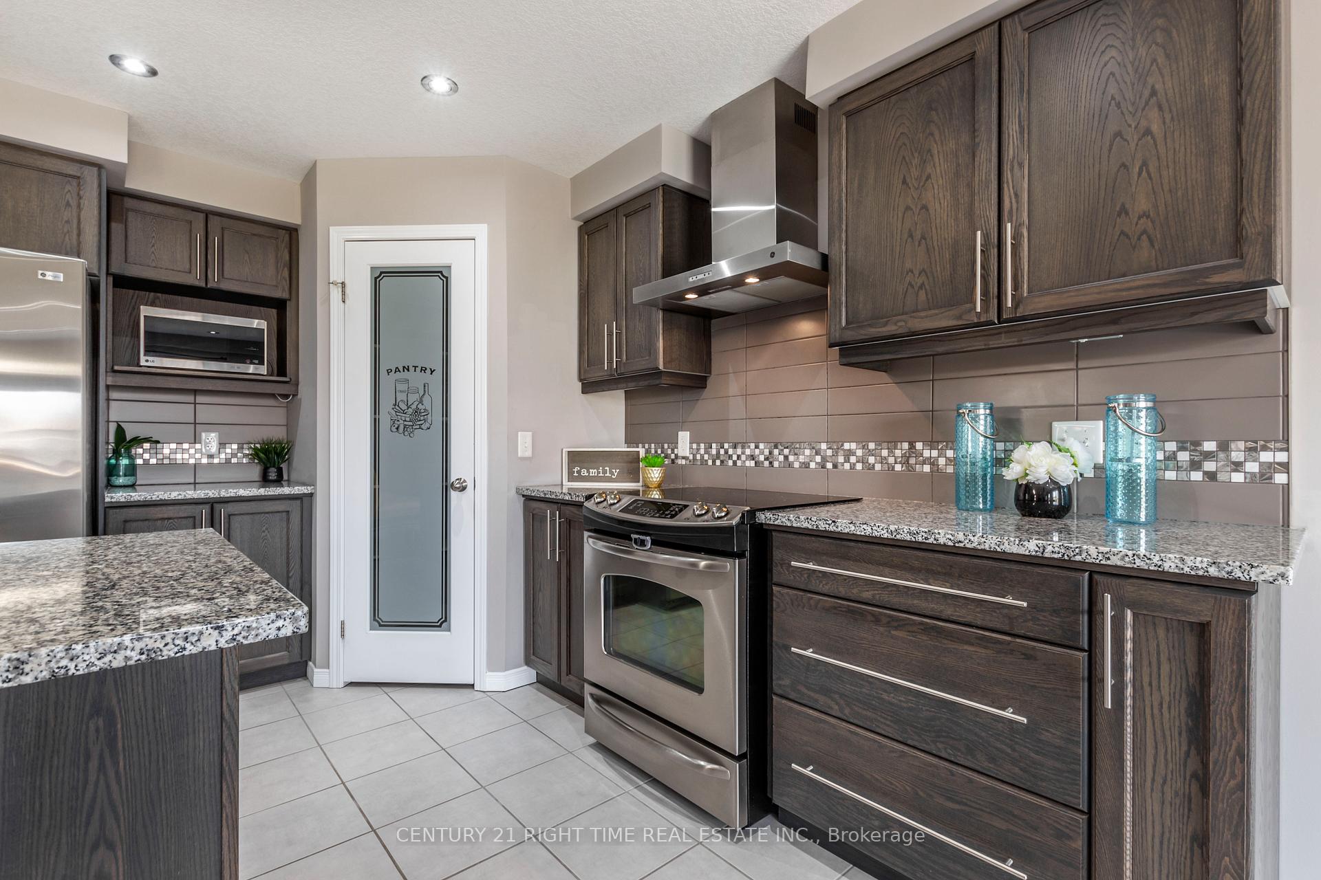 Photo 14 of 508 Netherwood Crescent, Kitchener — HOMEH