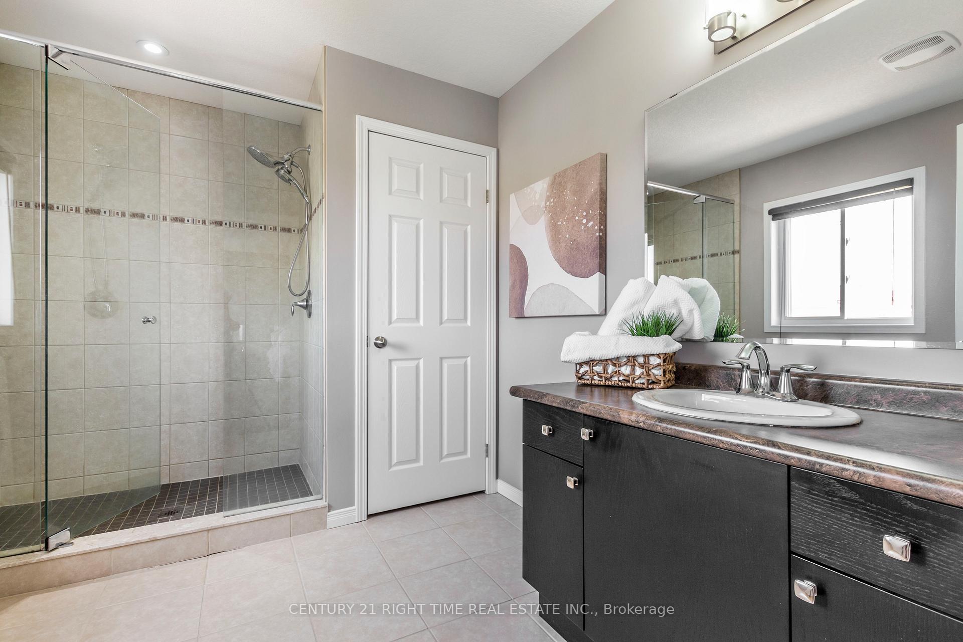 Photo 29 of 508 Netherwood Crescent, Kitchener — HOMEH