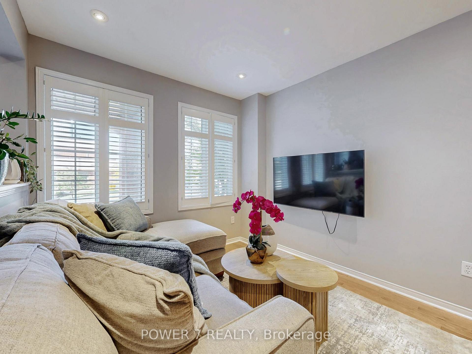 Photo 4 of 379 White's Hill Avenue, Markham, Cornell — HOMEH