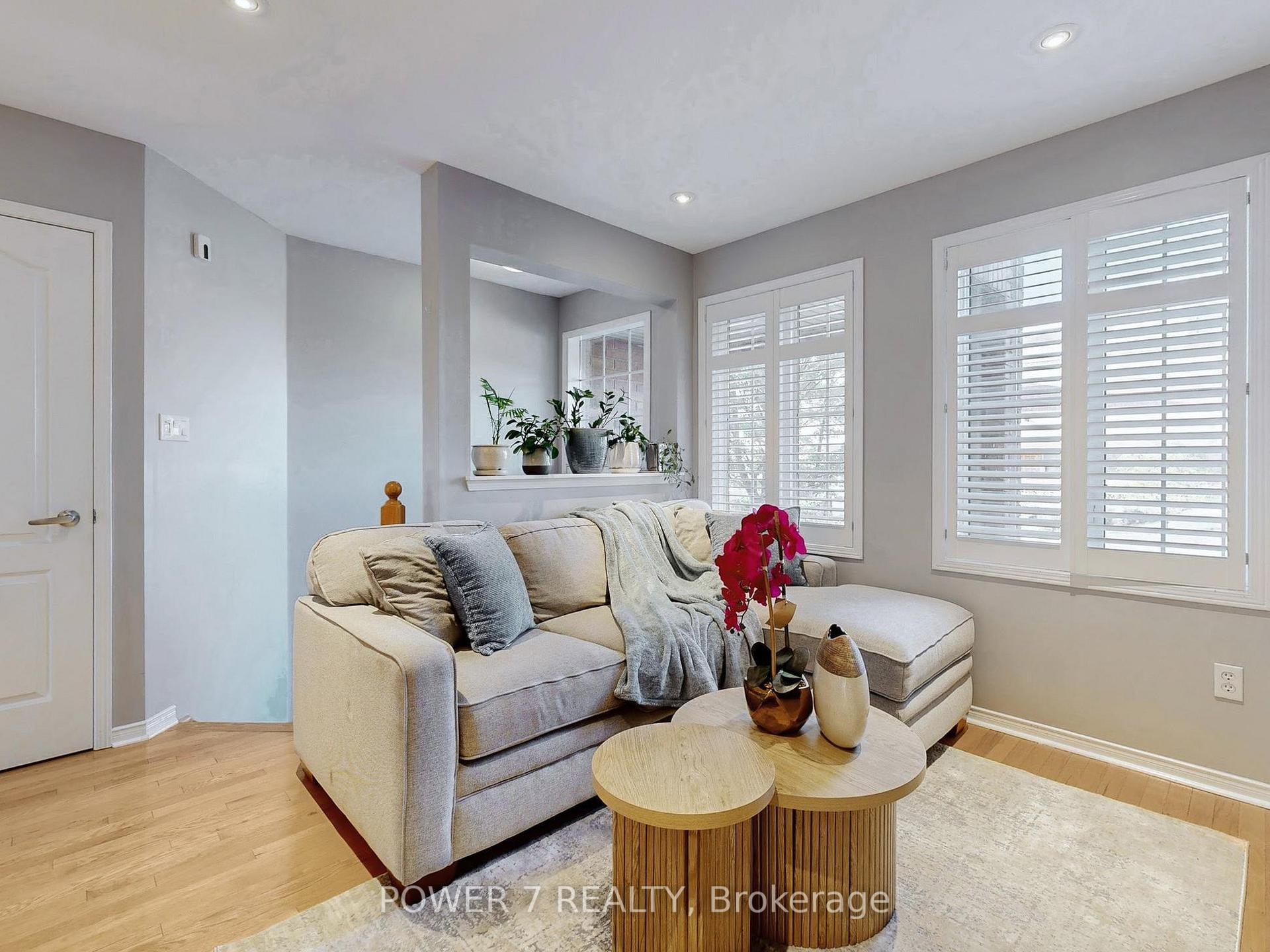 Photo 5 of 379 White's Hill Avenue, Markham, Cornell — HOMEH