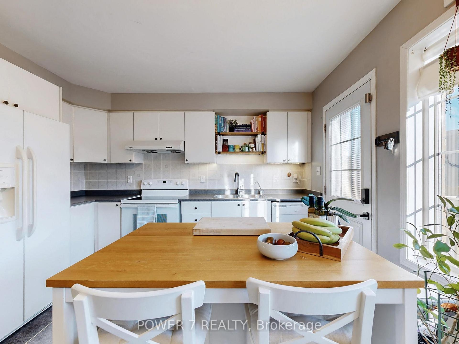 Photo 12 of 379 White's Hill Avenue, Markham, Cornell — HOMEH