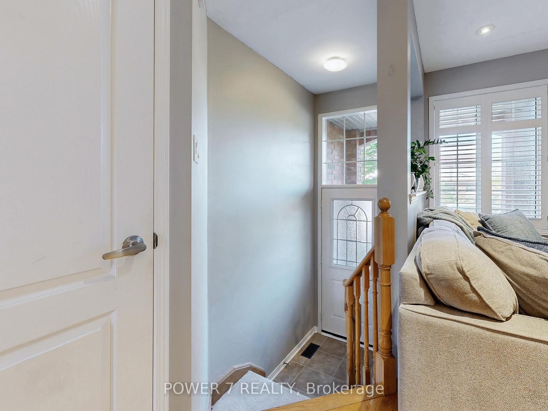 Photo 18 of 379 White's Hill Avenue, Markham, Cornell — HOMEH