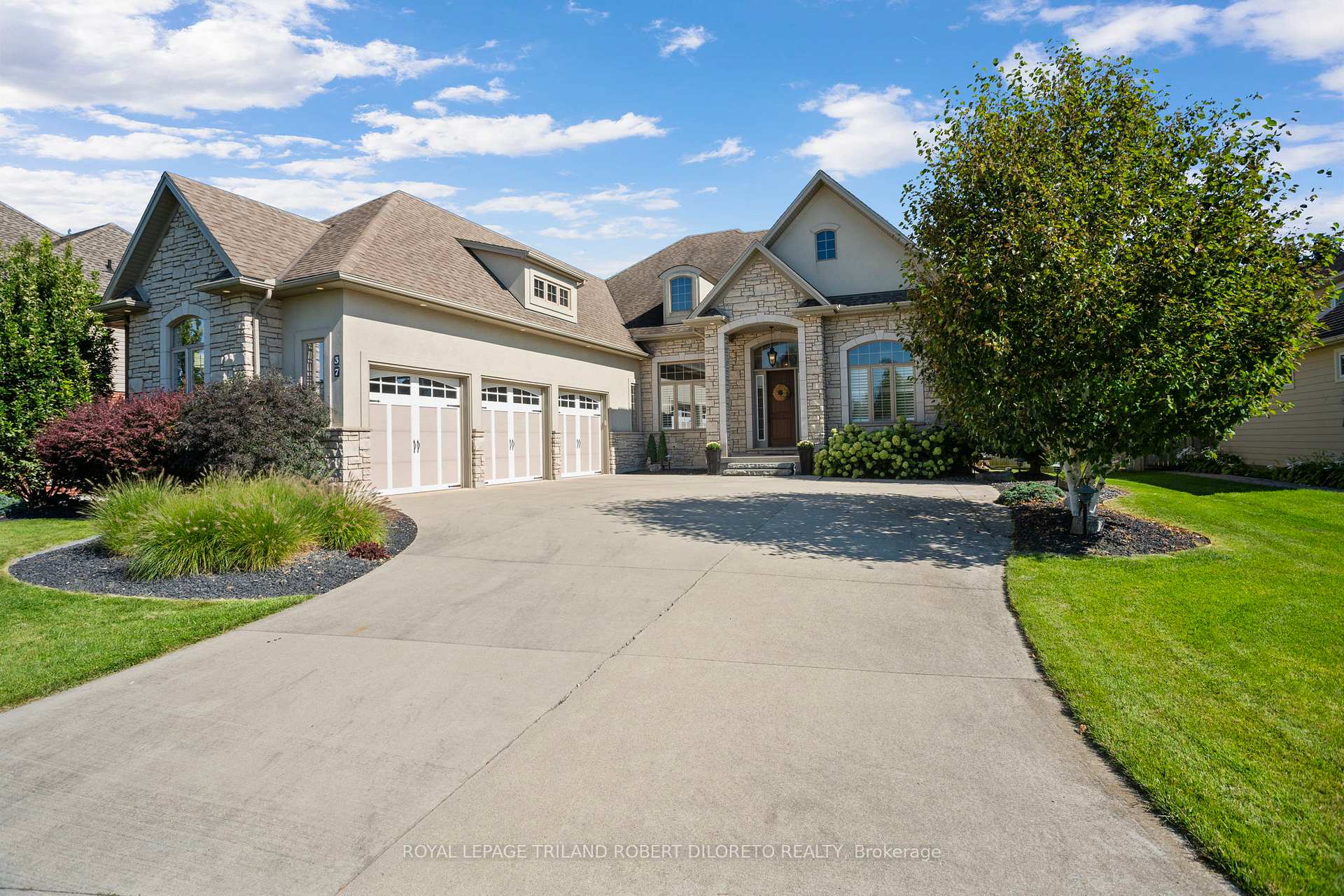 Photo 1 of 37 Baron Crescent, Middlesex Centre, Kilworth — HOMEH