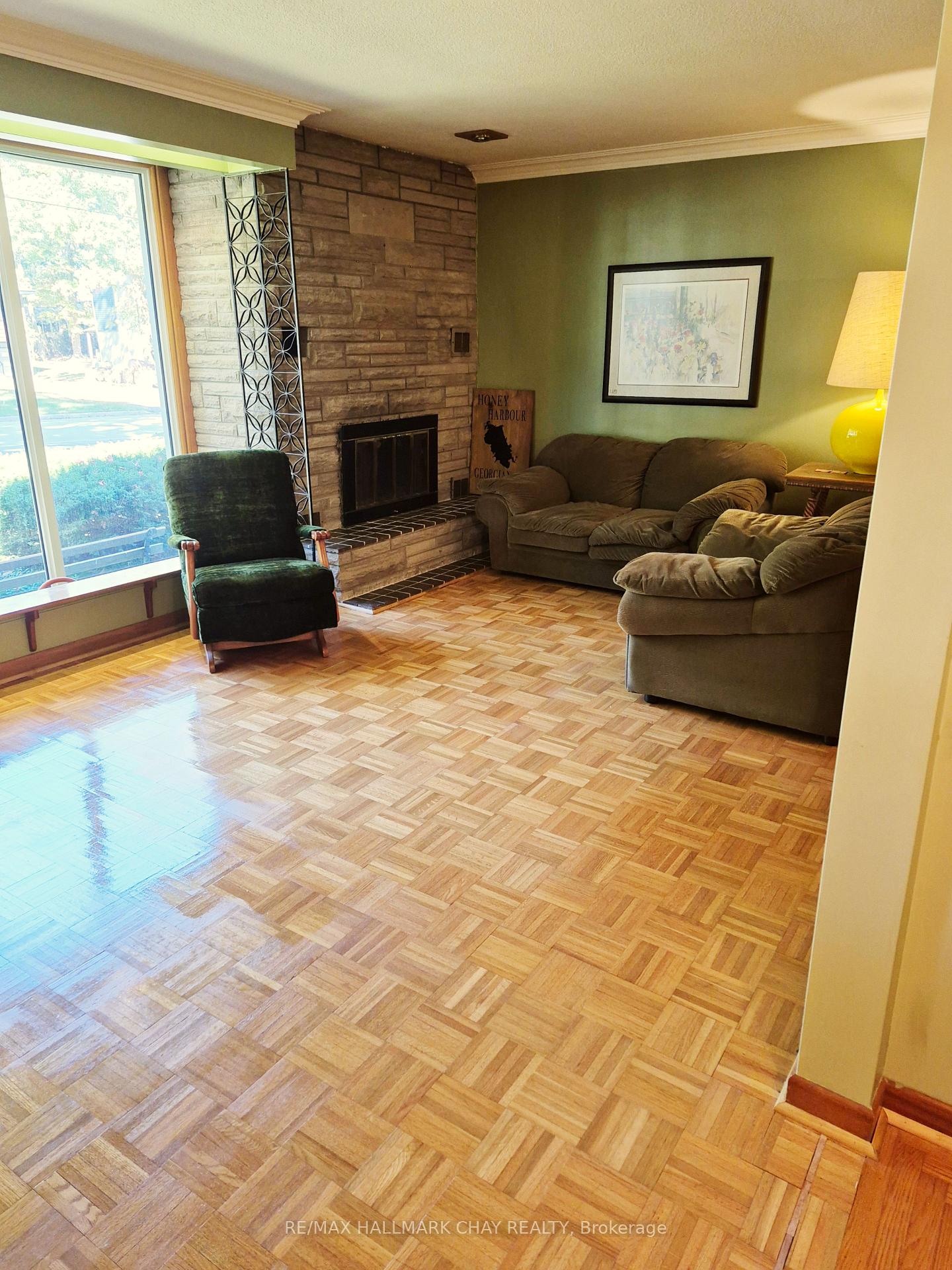 Photo 4 of 1005 Ingram Crescent, Midland — HOMEH