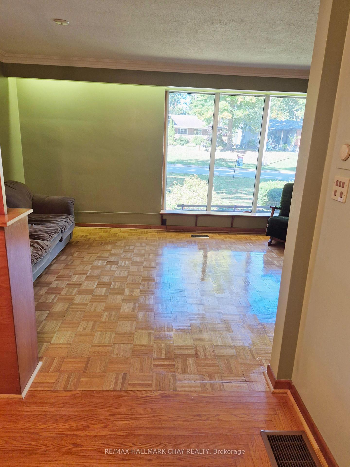 Photo 5 of 1005 Ingram Crescent, Midland — HOMEH