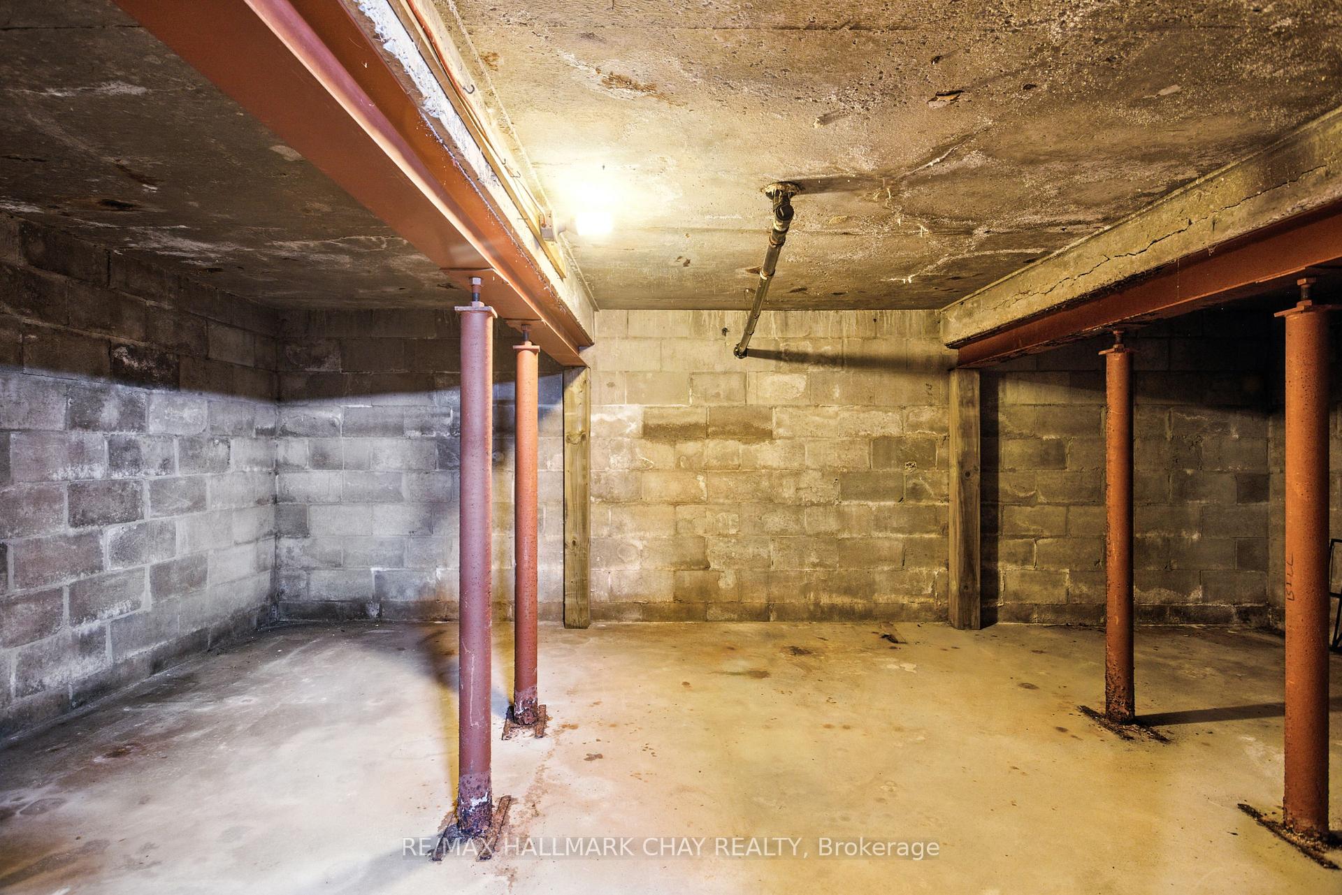 Photo 37 of 1005 Ingram Crescent, Midland — HOMEH