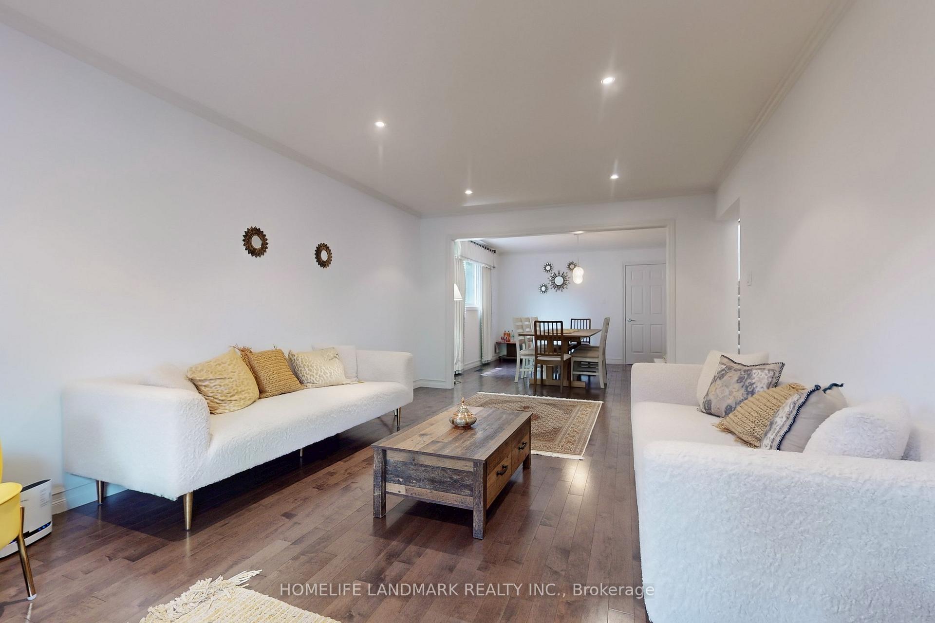 Photo 4 of 105 Willowbrook Road, Markham, Aileen-Willowbrook — HOMEH