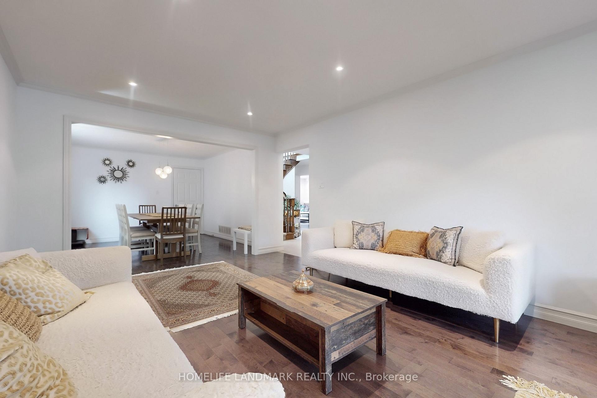 Photo 5 of 105 Willowbrook Road, Markham, Aileen-Willowbrook — HOMEH