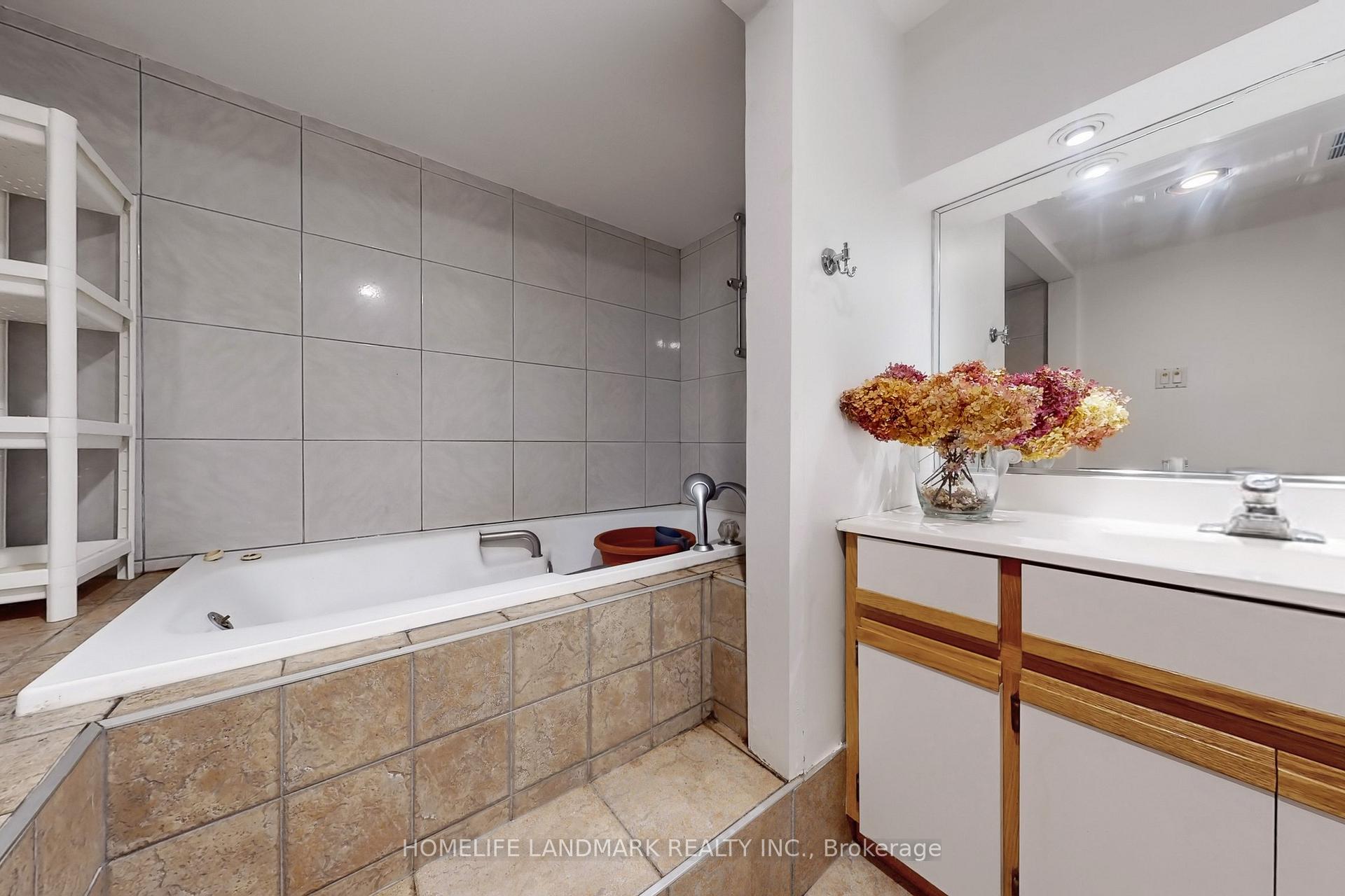 Photo 29 of 105 Willowbrook Road, Markham, Aileen-Willowbrook — HOMEH