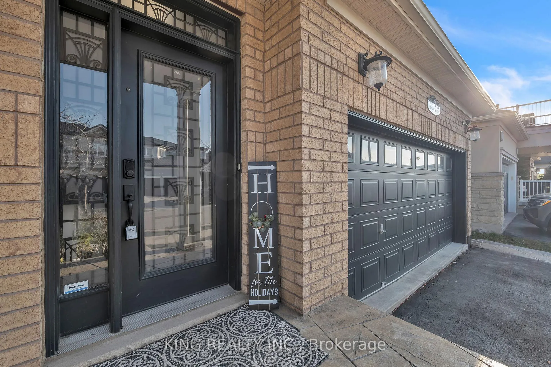 Photo 3 of 174 Minto Crescent, Milton, Willmott — HOMEH