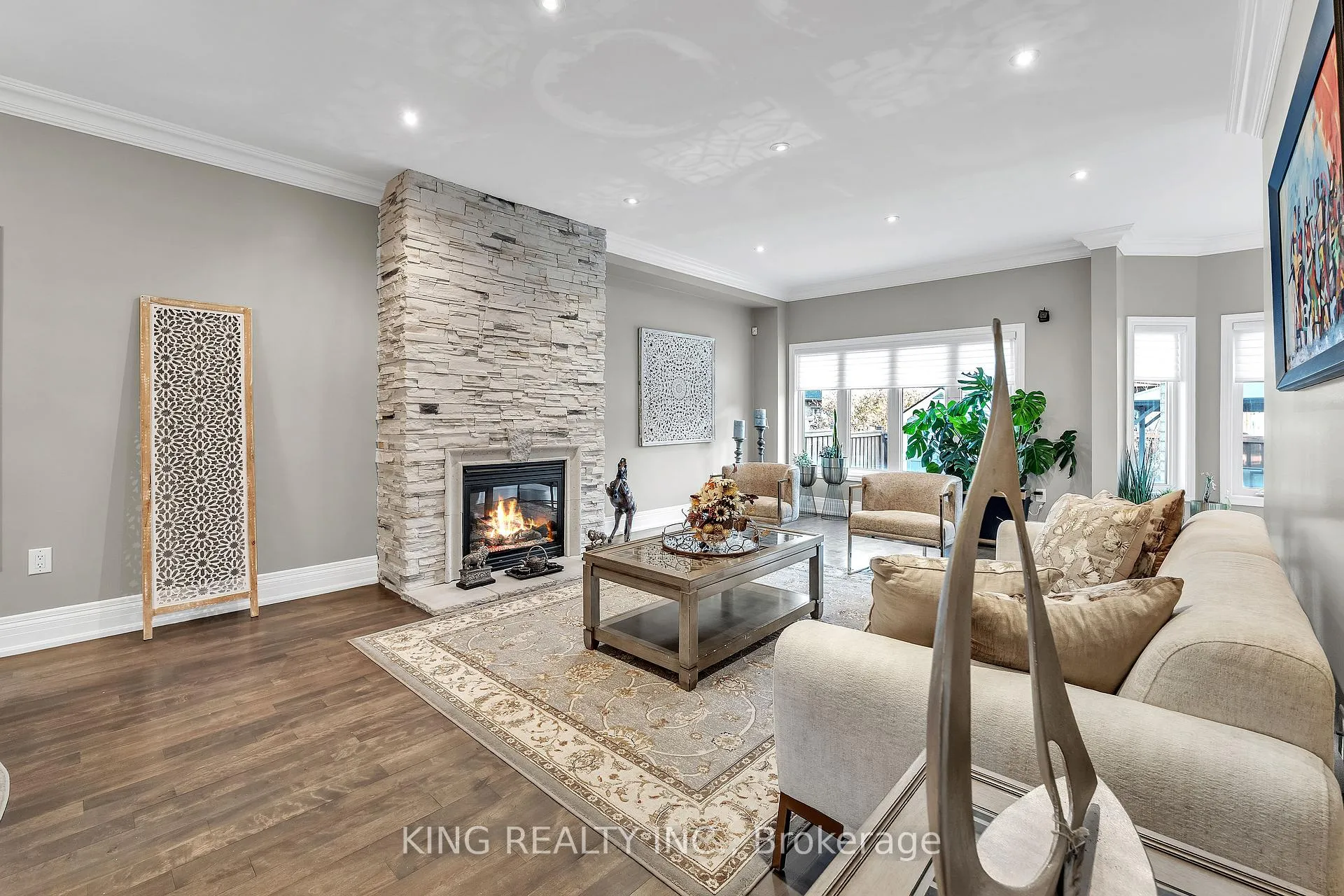 Photo 9 of 174 Minto Crescent, Milton, Willmott — HOMEH