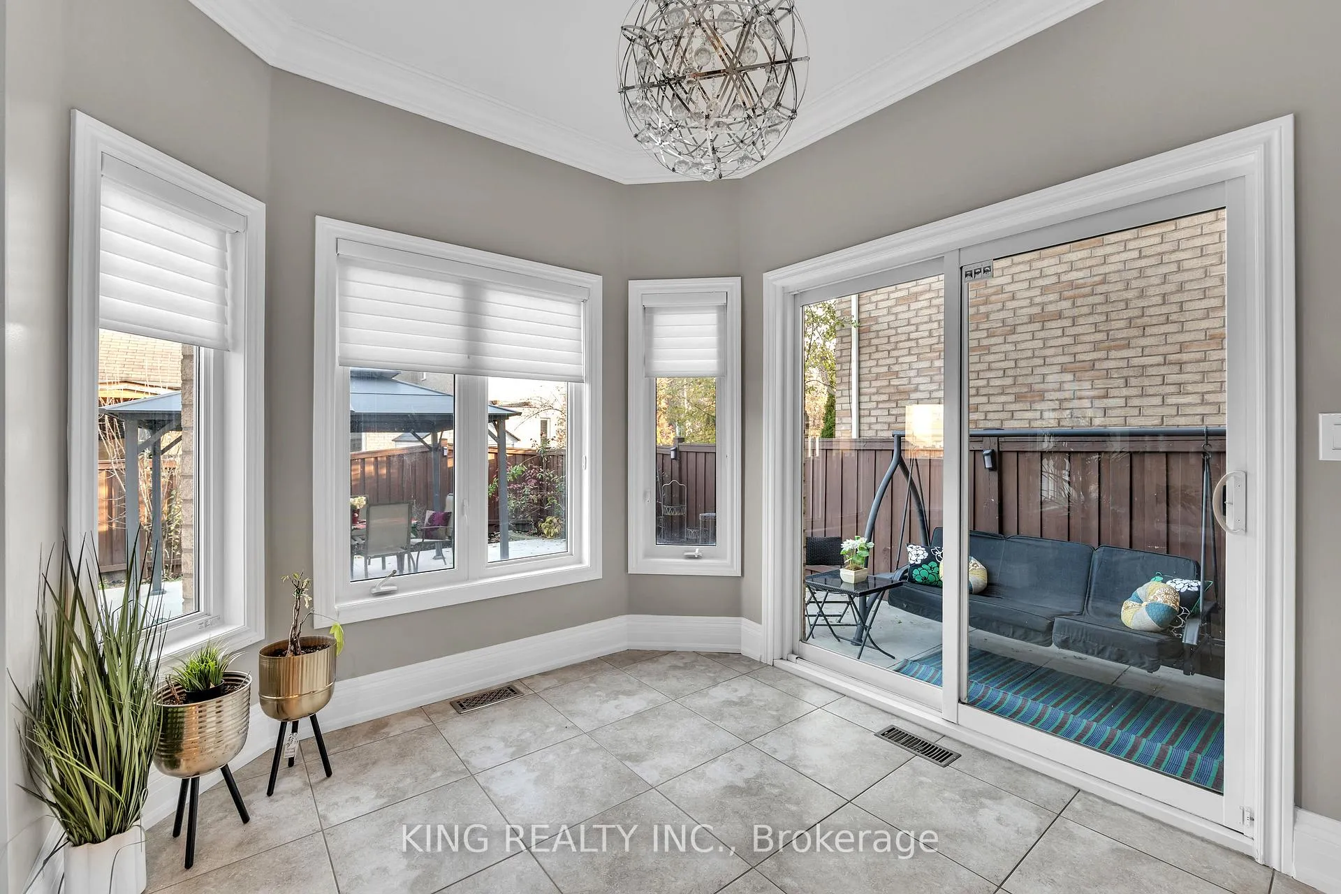 Photo 13 of 174 Minto Crescent, Milton, Willmott — HOMEH