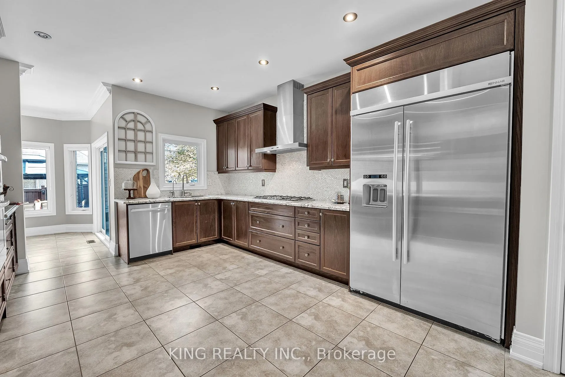 Photo 15 of 174 Minto Crescent, Milton, Willmott — HOMEH