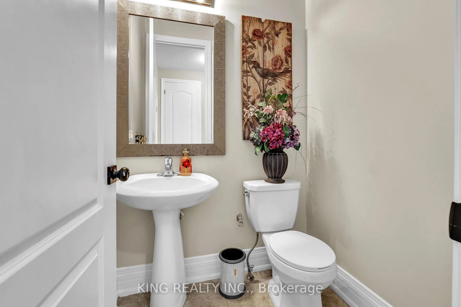 Photo 18 of 174 Minto Crescent, Milton, Willmott — HOMEH