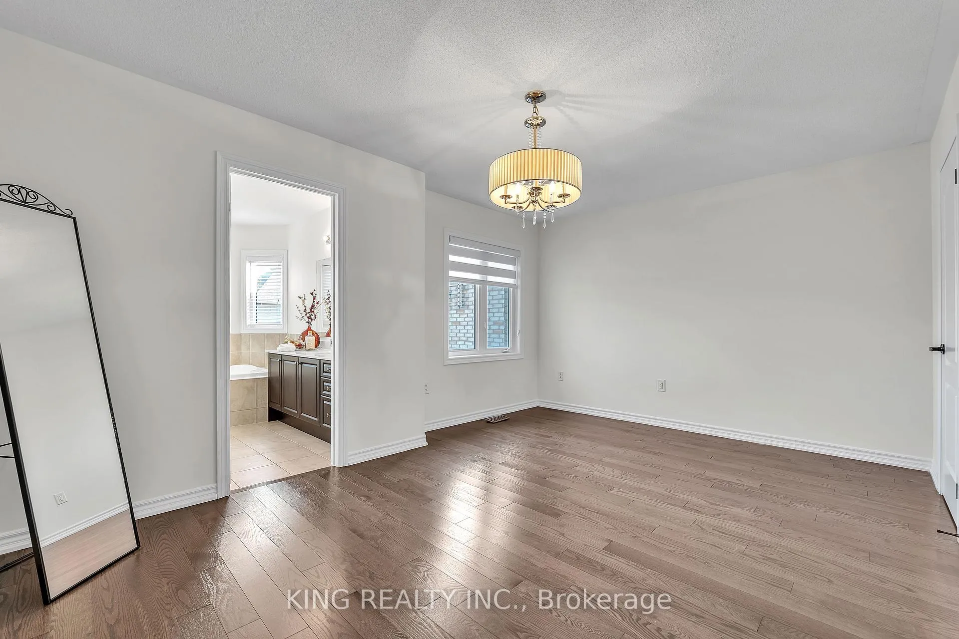Photo 28 of 174 Minto Crescent, Milton, Willmott — HOMEH