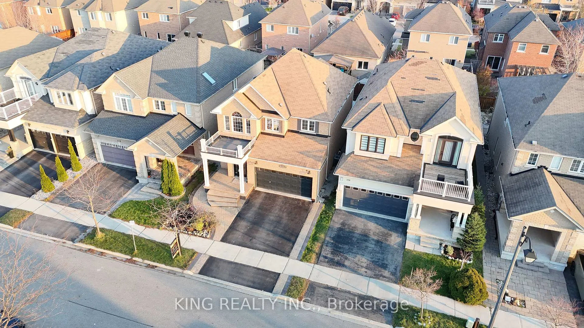 Photo 45 of 174 Minto Crescent, Milton, Willmott — HOMEH