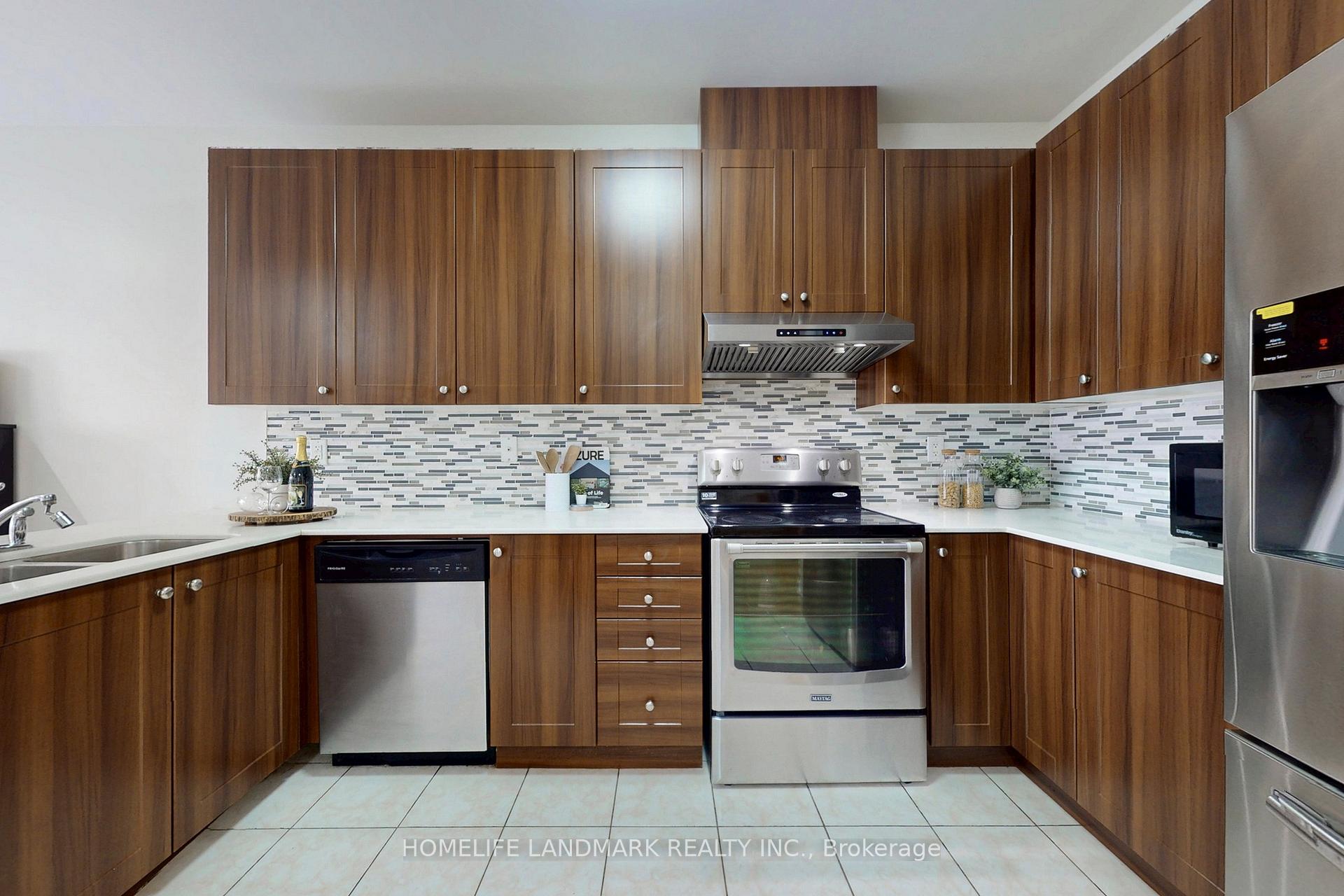 Photo 11 of 123 Fimco Crescent, Markham, Greensborough — HOMEH