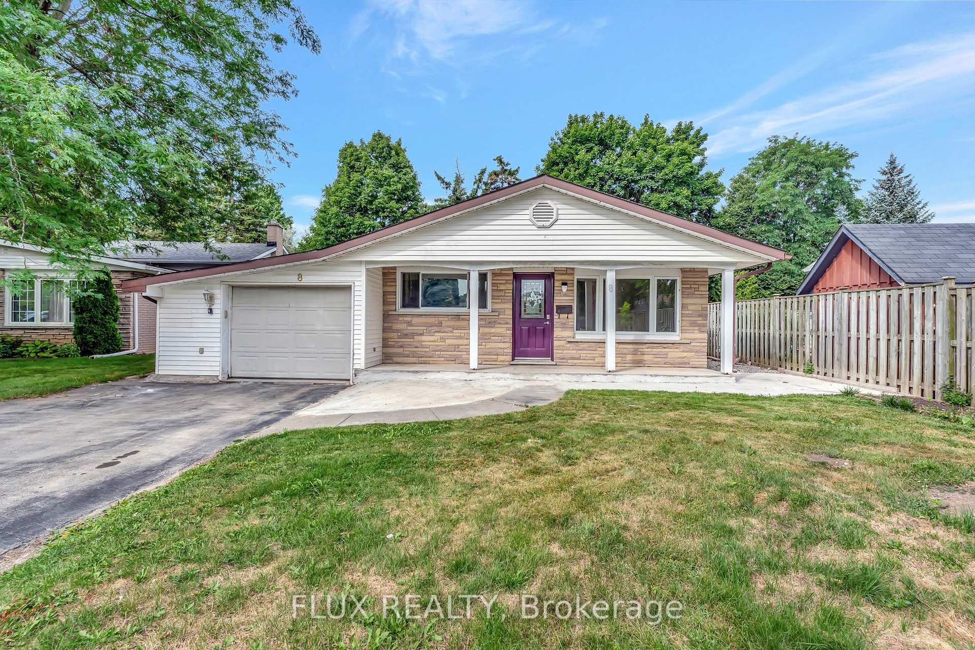 Photo 1 of 8 Mayfair Court, Kitchener — HOMEH