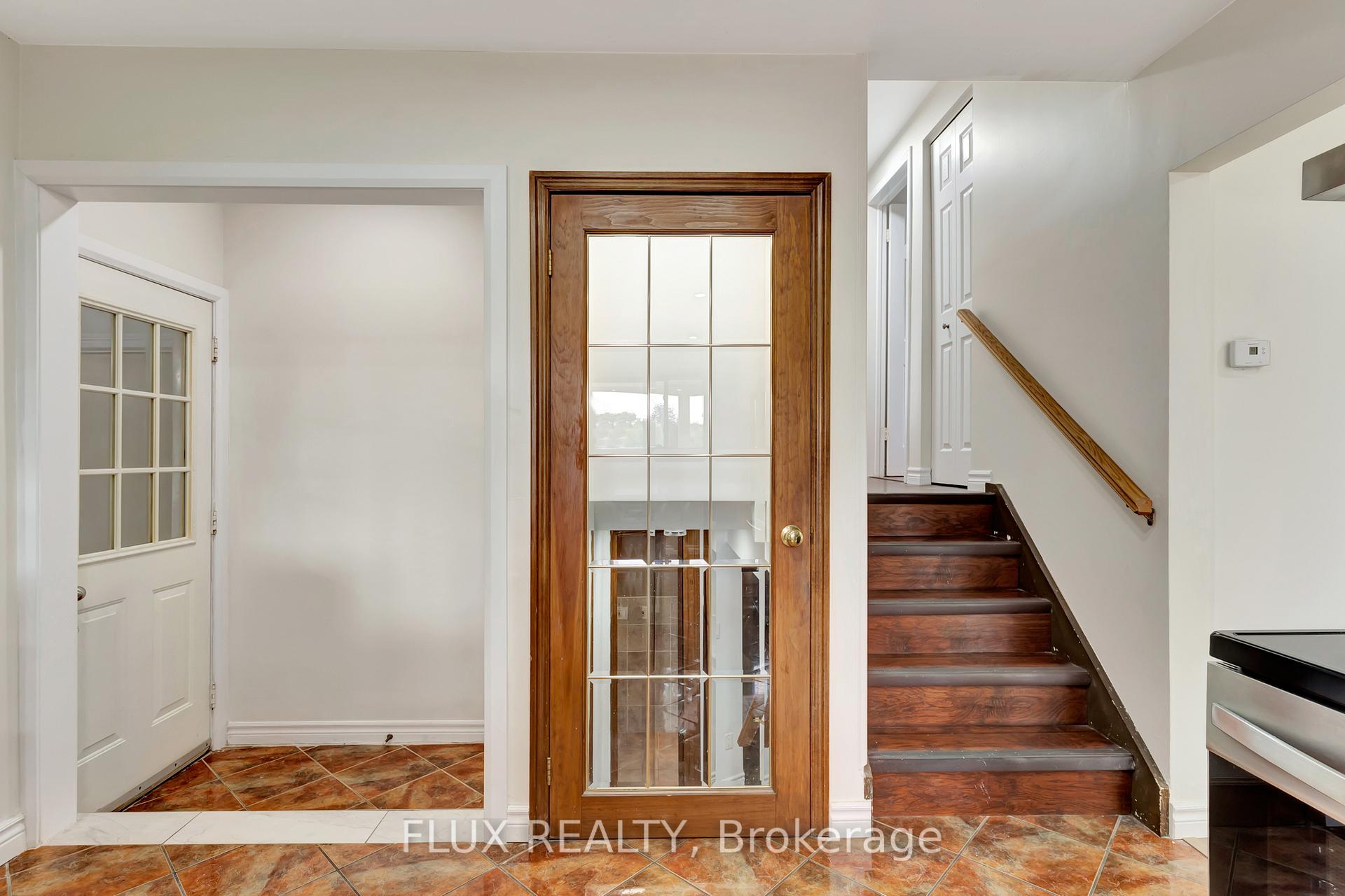 Photo 11 of 8 Mayfair Court, Kitchener — HOMEH