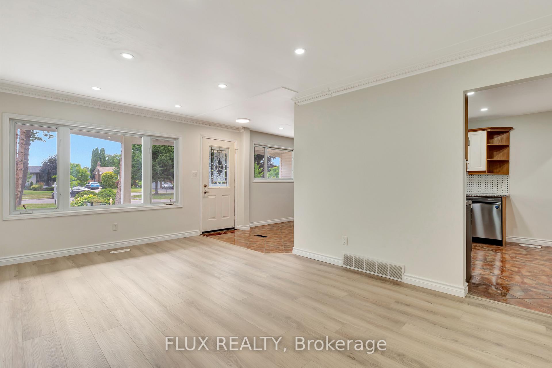 Photo 12 of 8 Mayfair Court, Kitchener — HOMEH