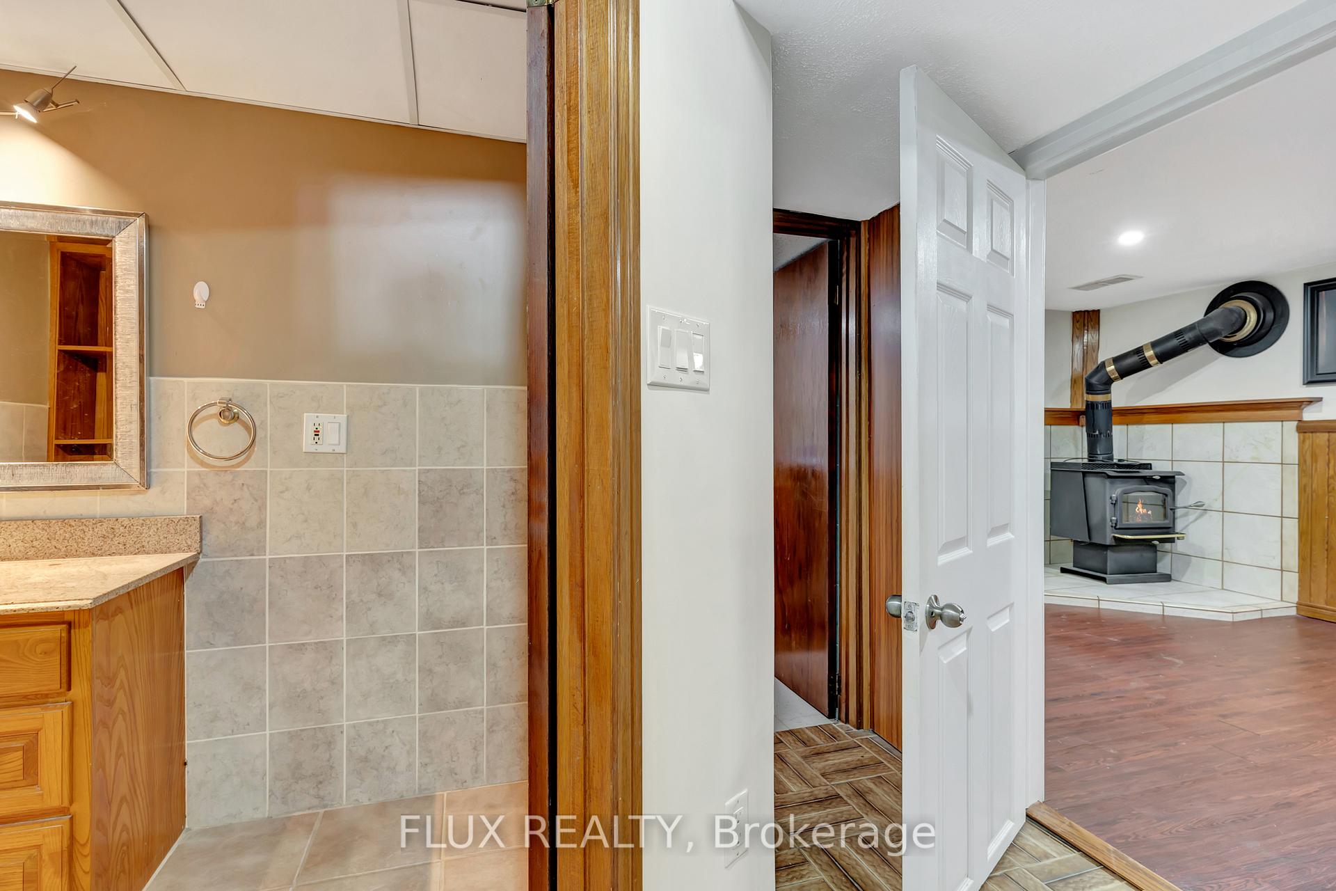 Photo 23 of 8 Mayfair Court, Kitchener — HOMEH