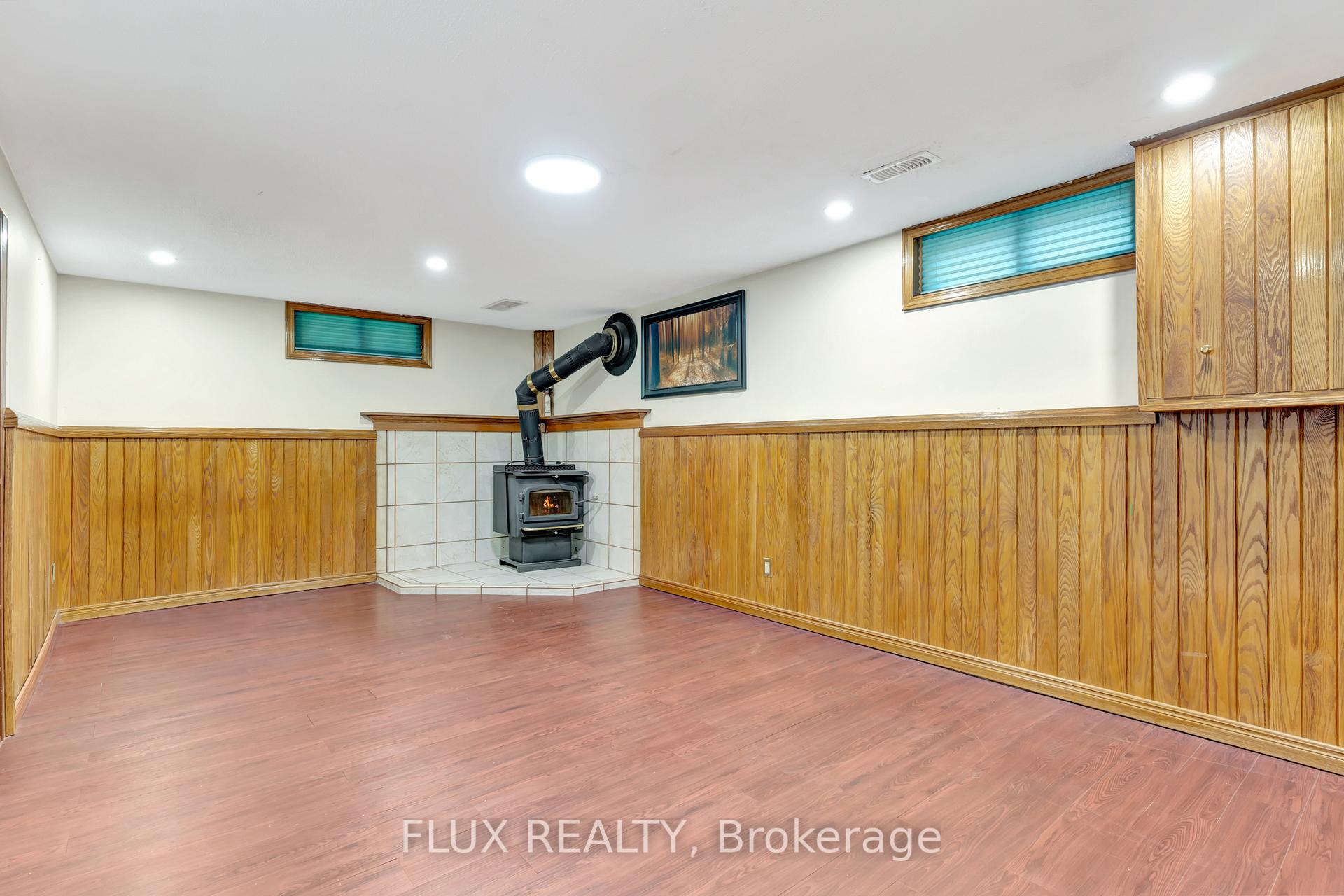 Photo 25 of 8 Mayfair Court, Kitchener — HOMEH