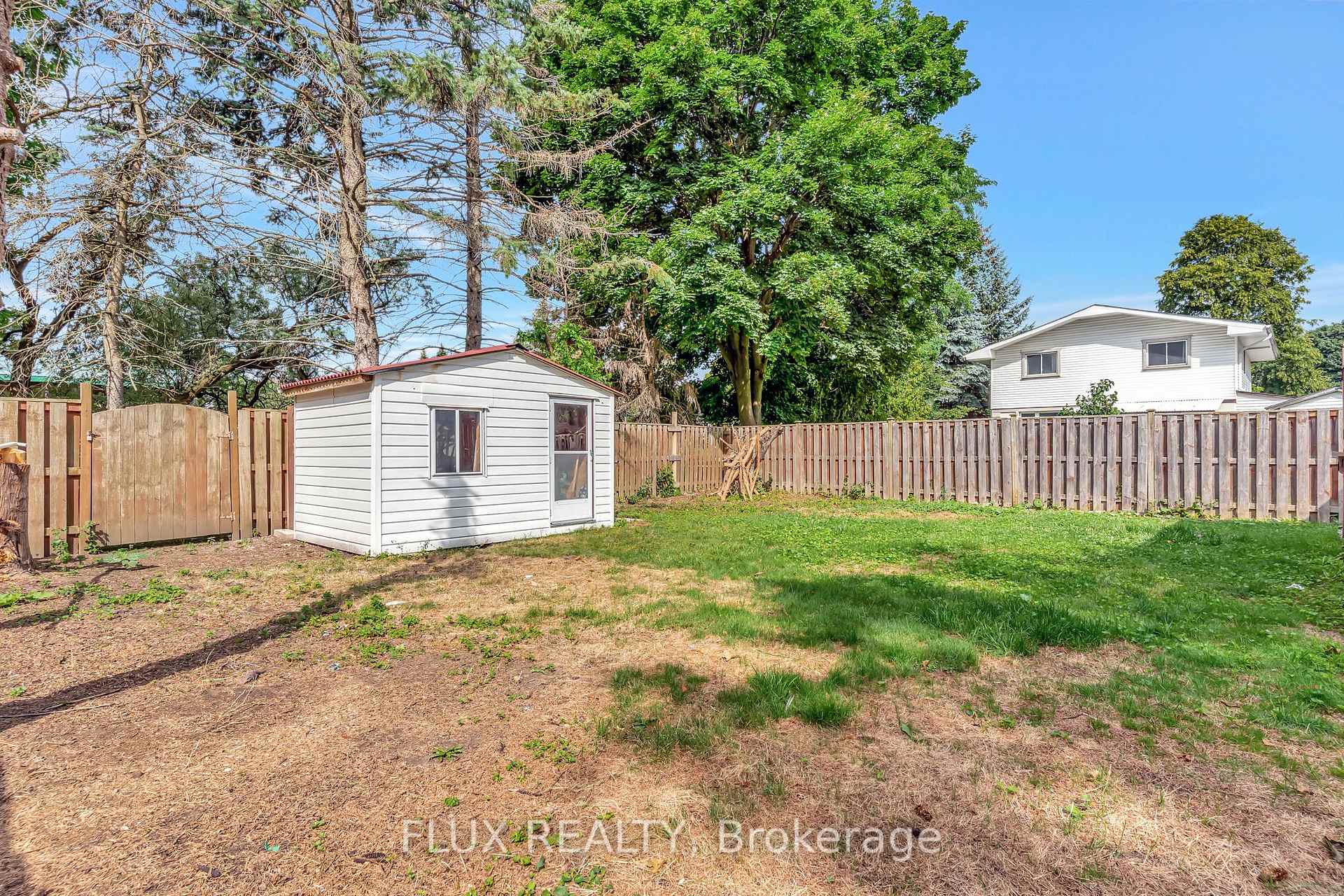 Photo 31 of 8 Mayfair Court, Kitchener — HOMEH