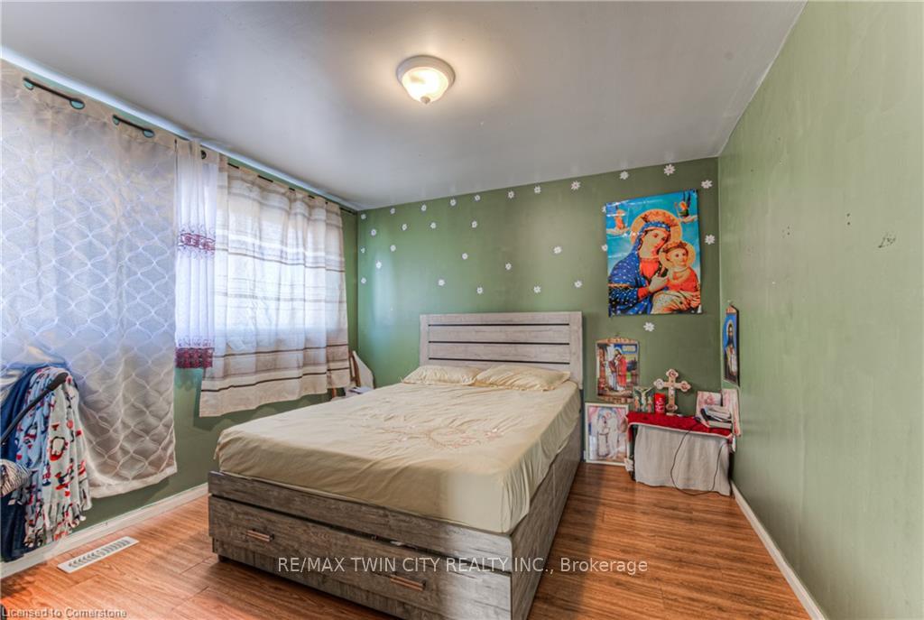 Photo 14 of 486 Highland Road E, Kitchener, Southdale — HOMEH