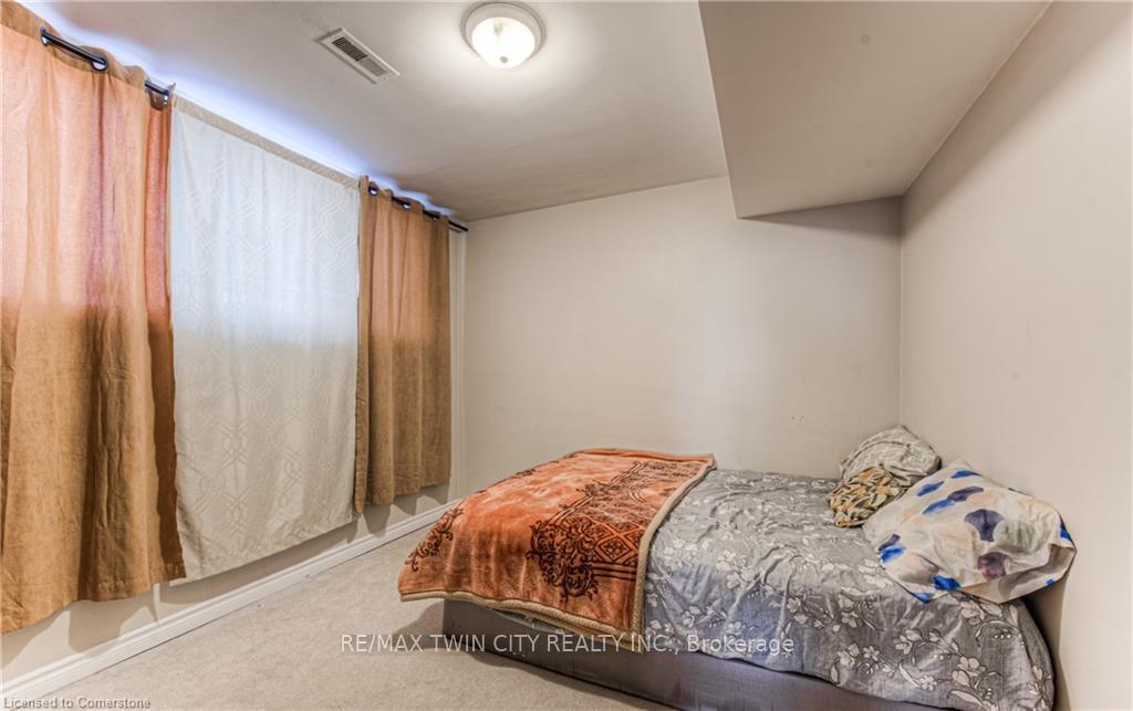 Photo 23 of 486 Highland Road E, Kitchener, Southdale — HOMEH