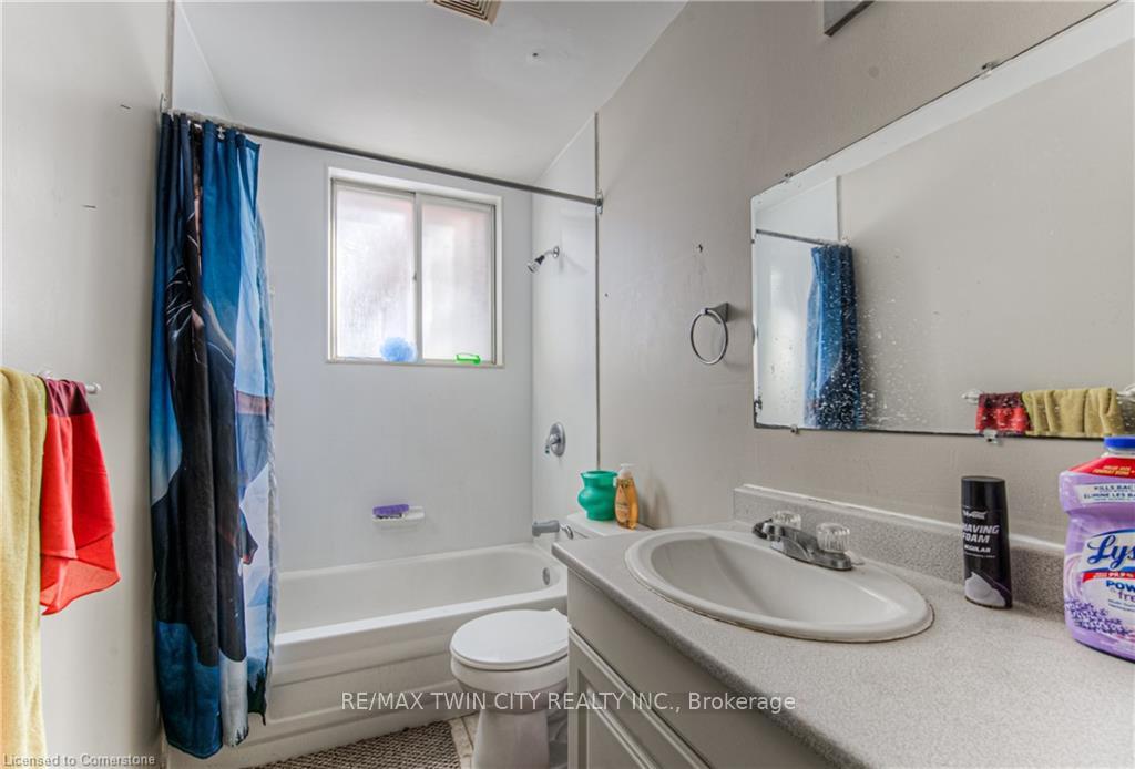 Photo 25 of 486 Highland Road E, Kitchener, Southdale — HOMEH