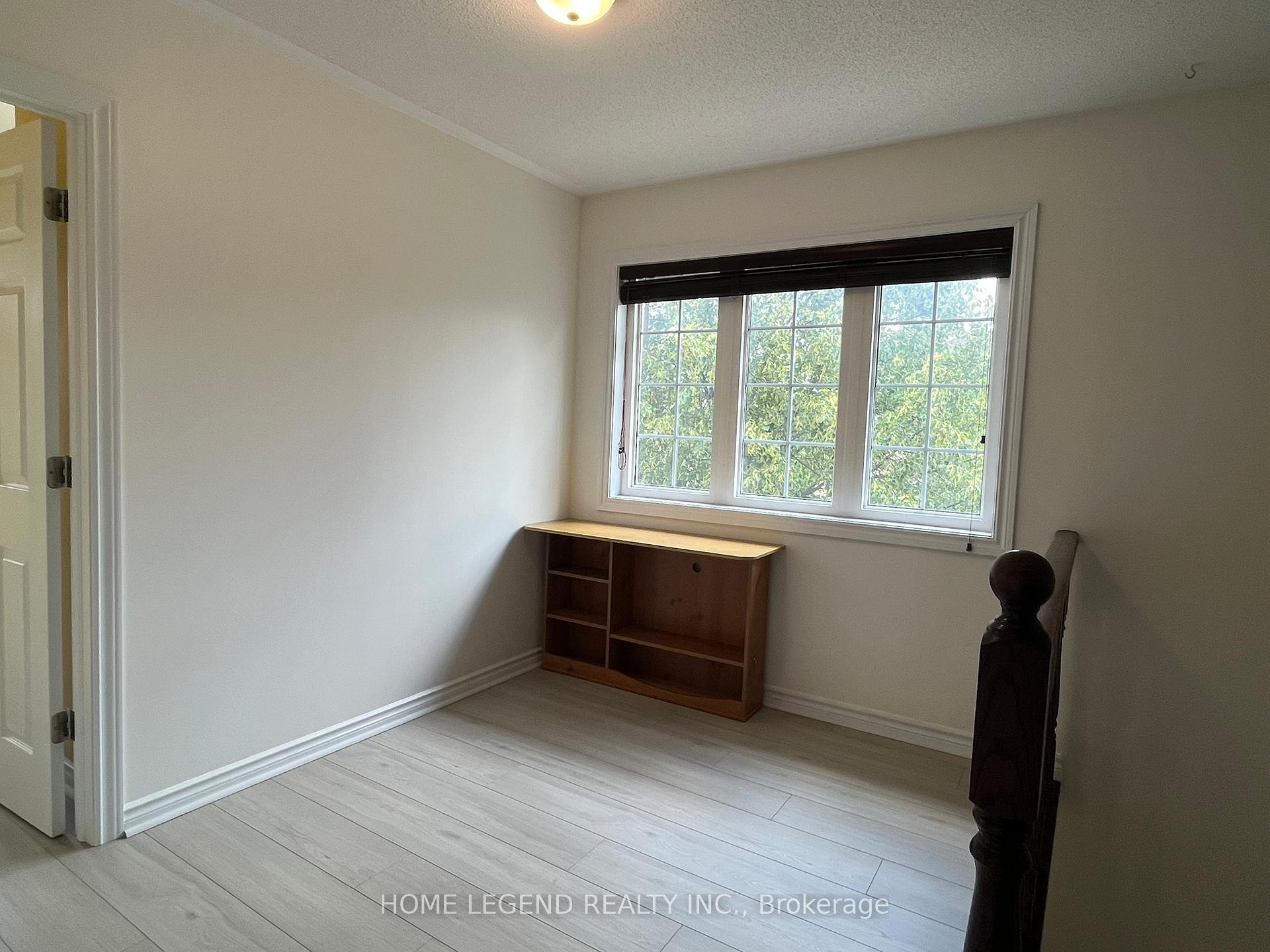 Photo 13 of 108 Viscount Drive, Markham, Berczy — HOMEH