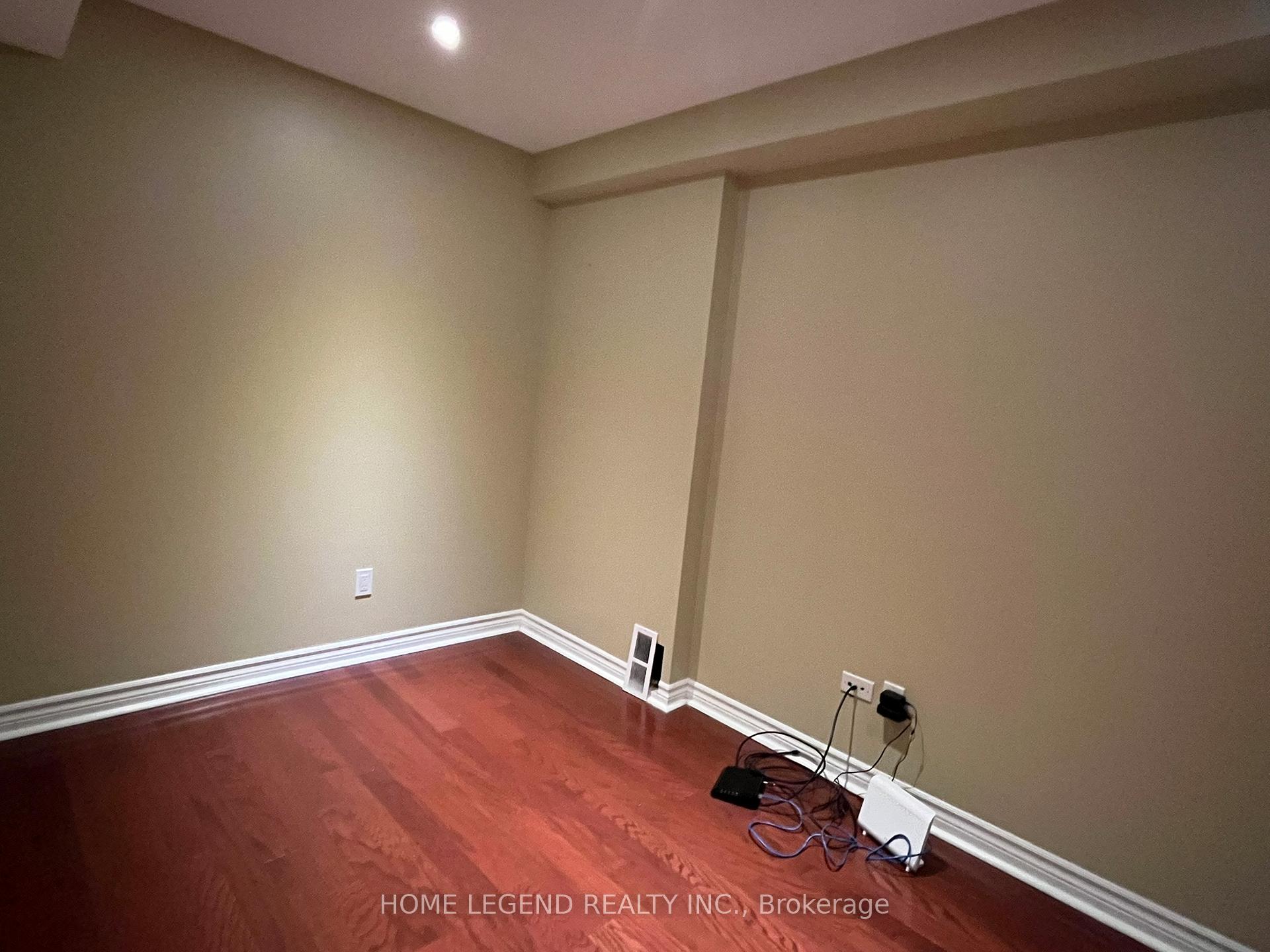 Photo 24 of 108 Viscount Drive, Markham, Berczy — HOMEH