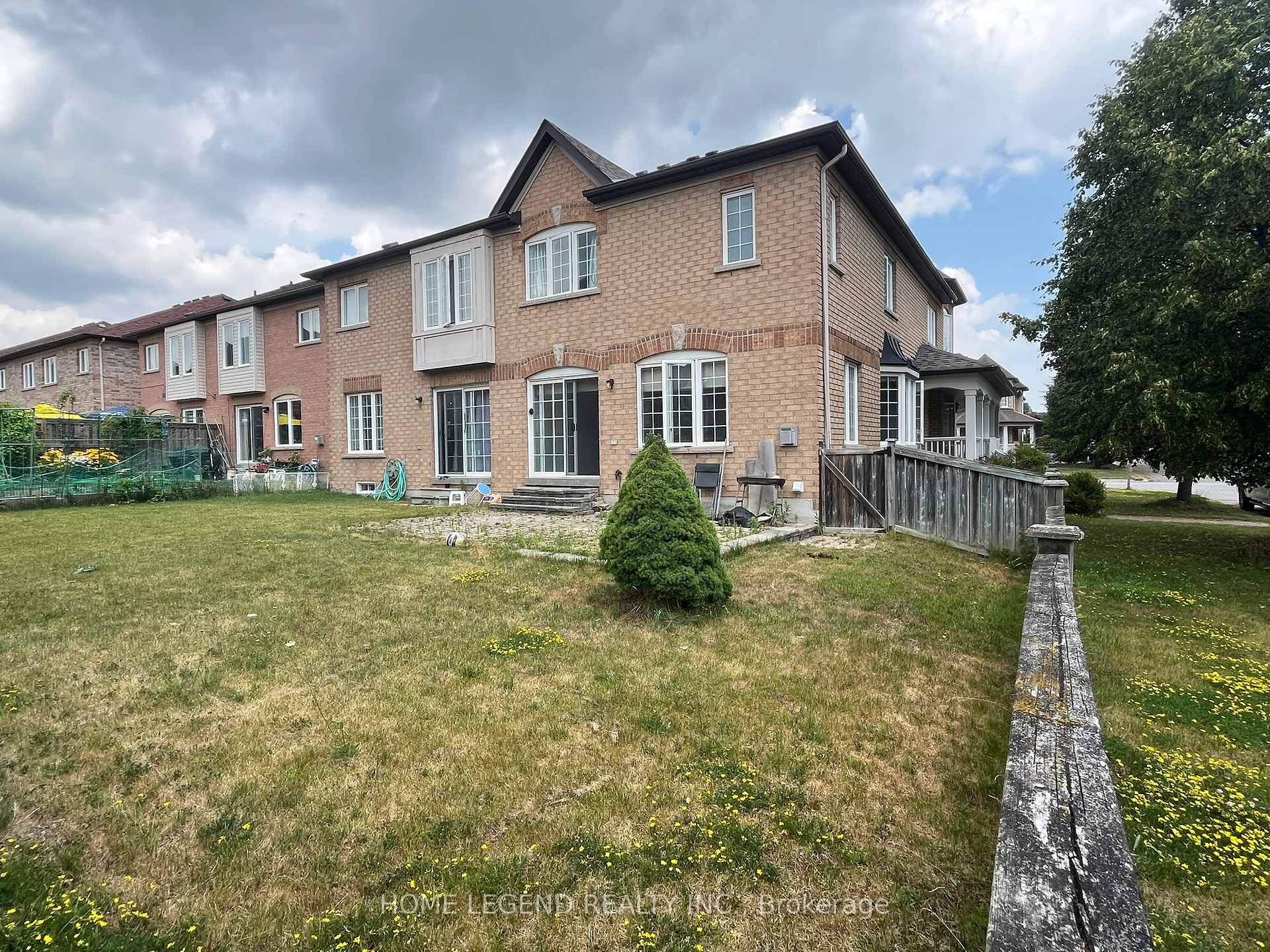 Photo 27 of 108 Viscount Drive, Markham, Berczy — HOMEH