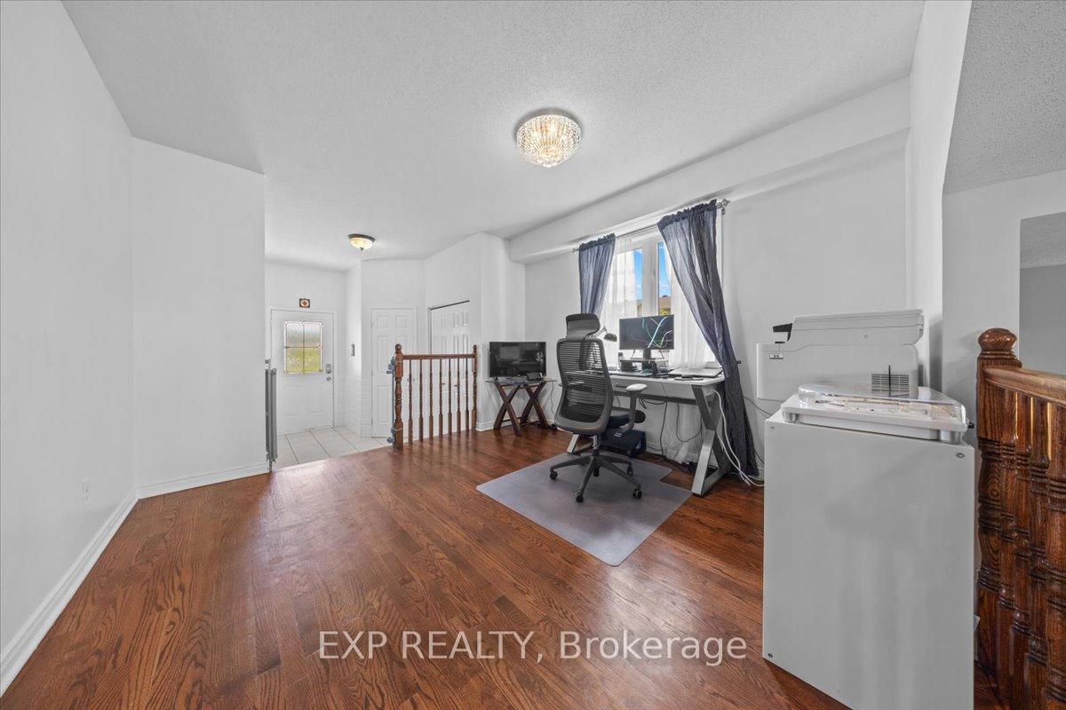 Photo 2 of 254 Arrita Street, Ottawa, Kanata - Emerald Meadows/Trailwest — HOMEH