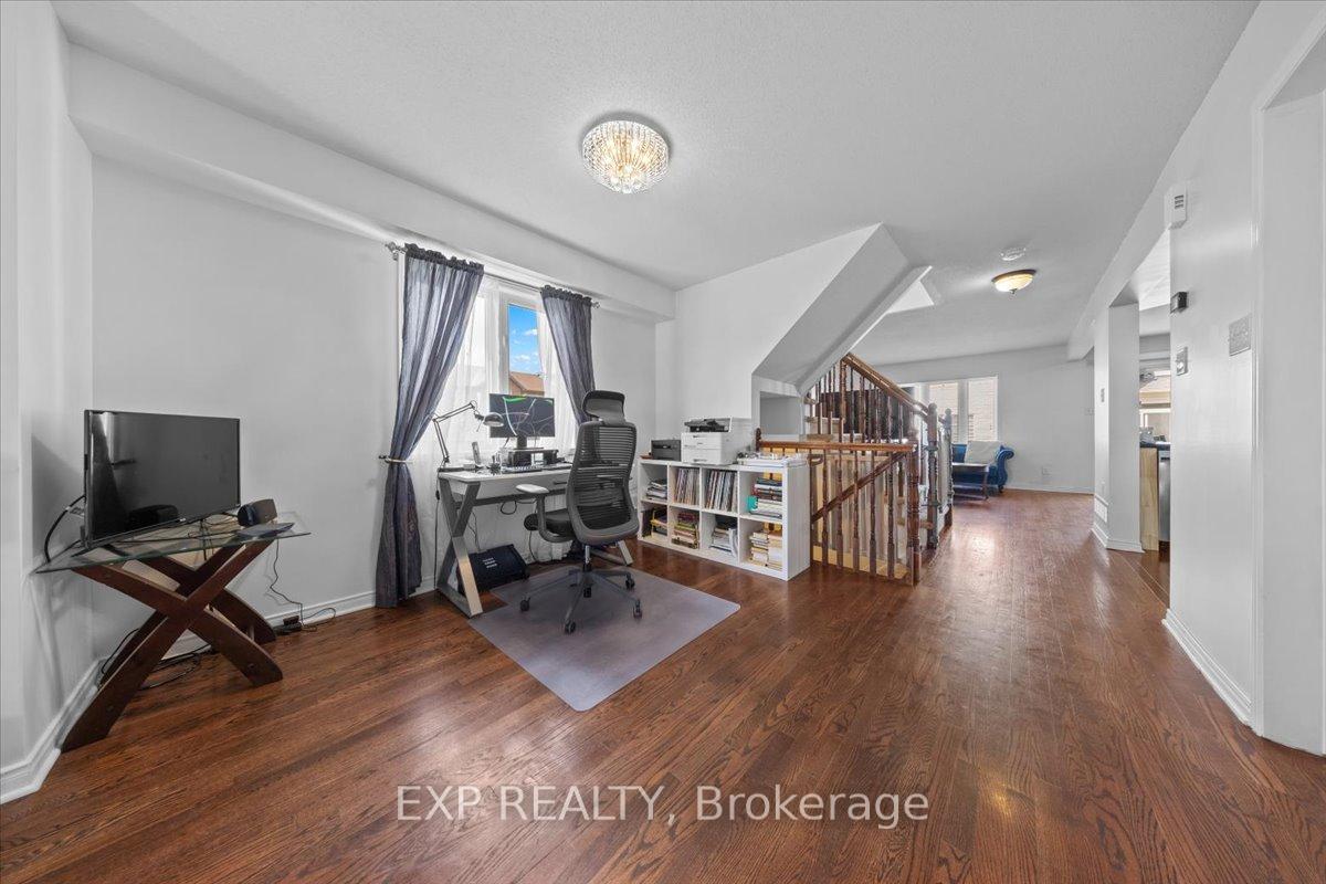 Photo 3 of 254 Arrita Street, Ottawa, Kanata - Emerald Meadows/Trailwest — HOMEH