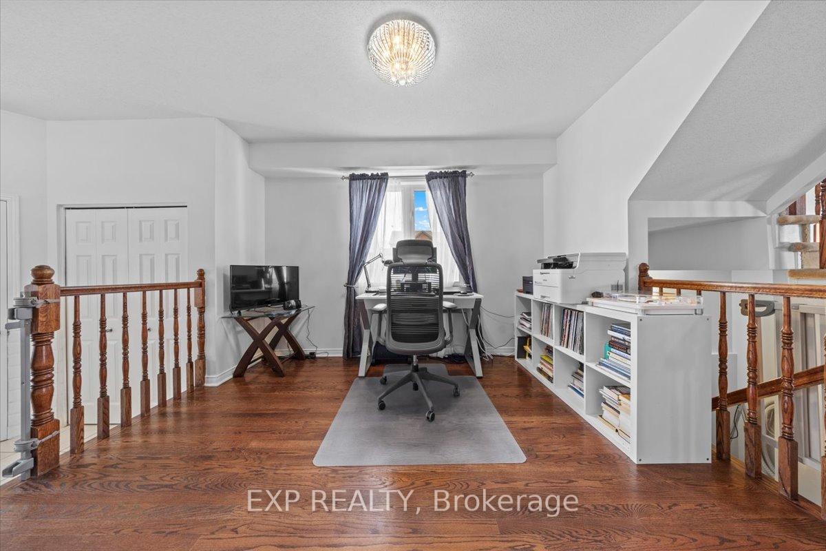 Photo 4 of 254 Arrita Street, Ottawa, Kanata - Emerald Meadows/Trailwest — HOMEH