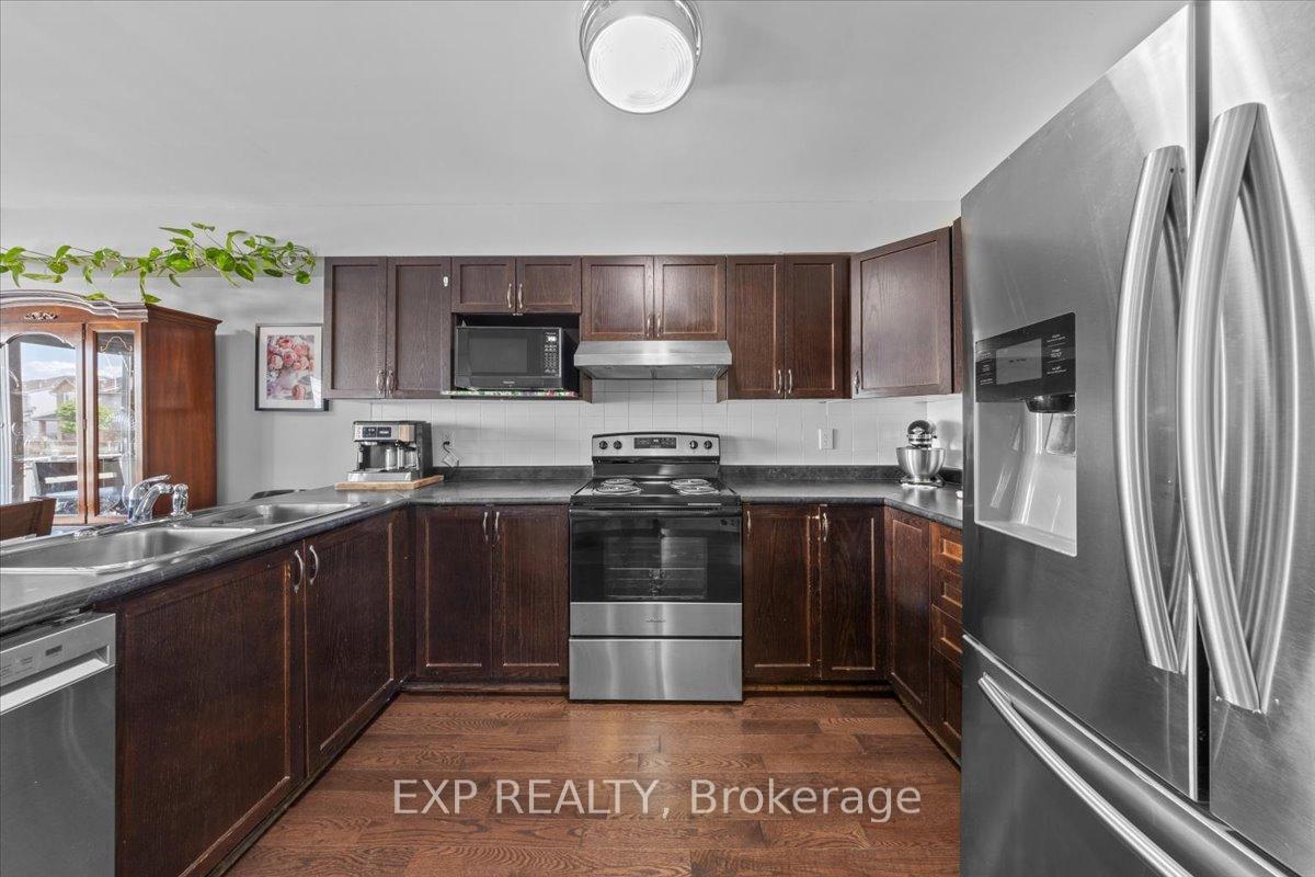 Photo 6 of 254 Arrita Street, Ottawa, Kanata - Emerald Meadows/Trailwest — HOMEH