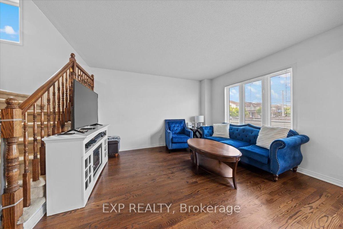 Photo 11 of 254 Arrita Street, Ottawa, Kanata - Emerald Meadows/Trailwest — HOMEH