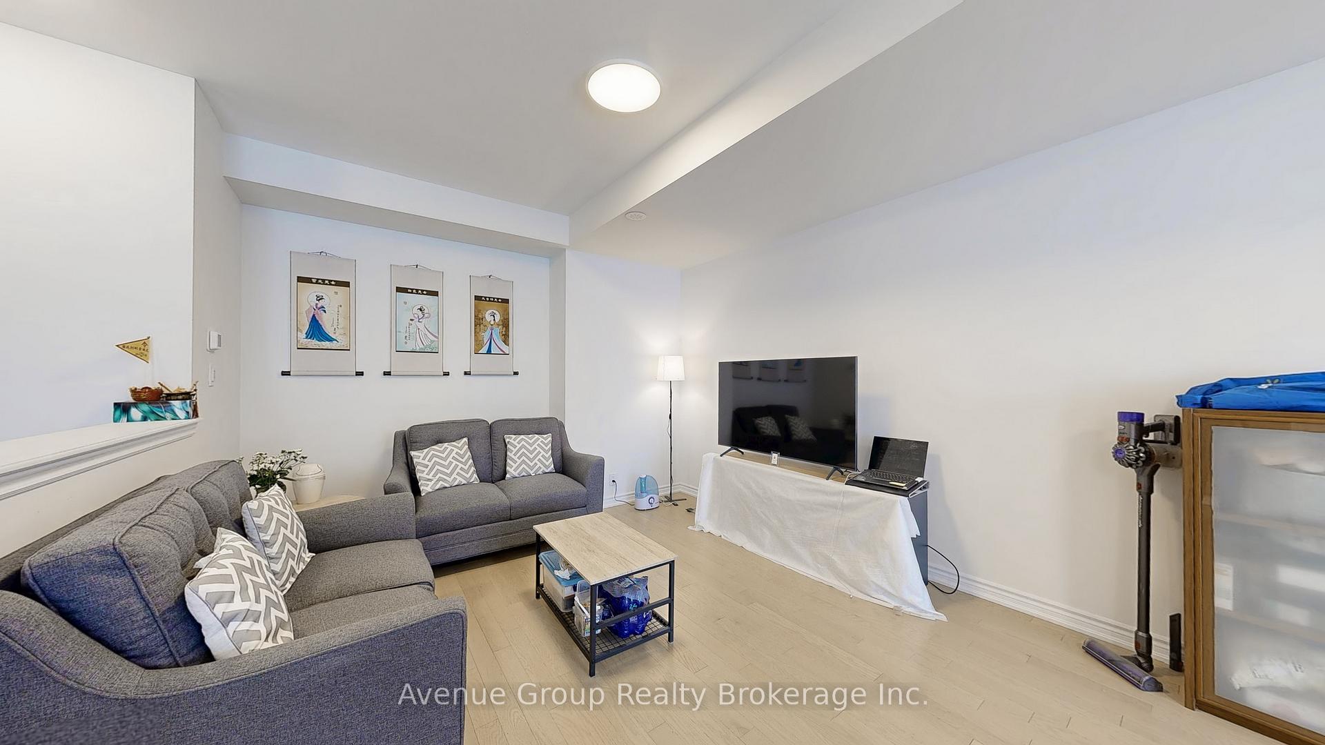 Photo 8 of 7 Gilbert Wright Avenue, Markham, Angus Glen — HOMEH