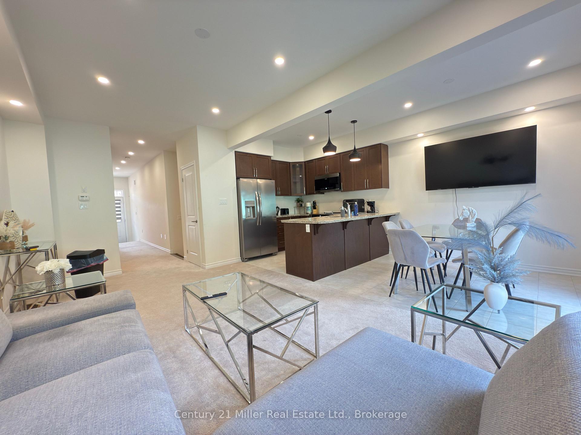 Photo 4 of Unit 70, 305 Garner Road West, Hamilton, Ancaster — HOMEH