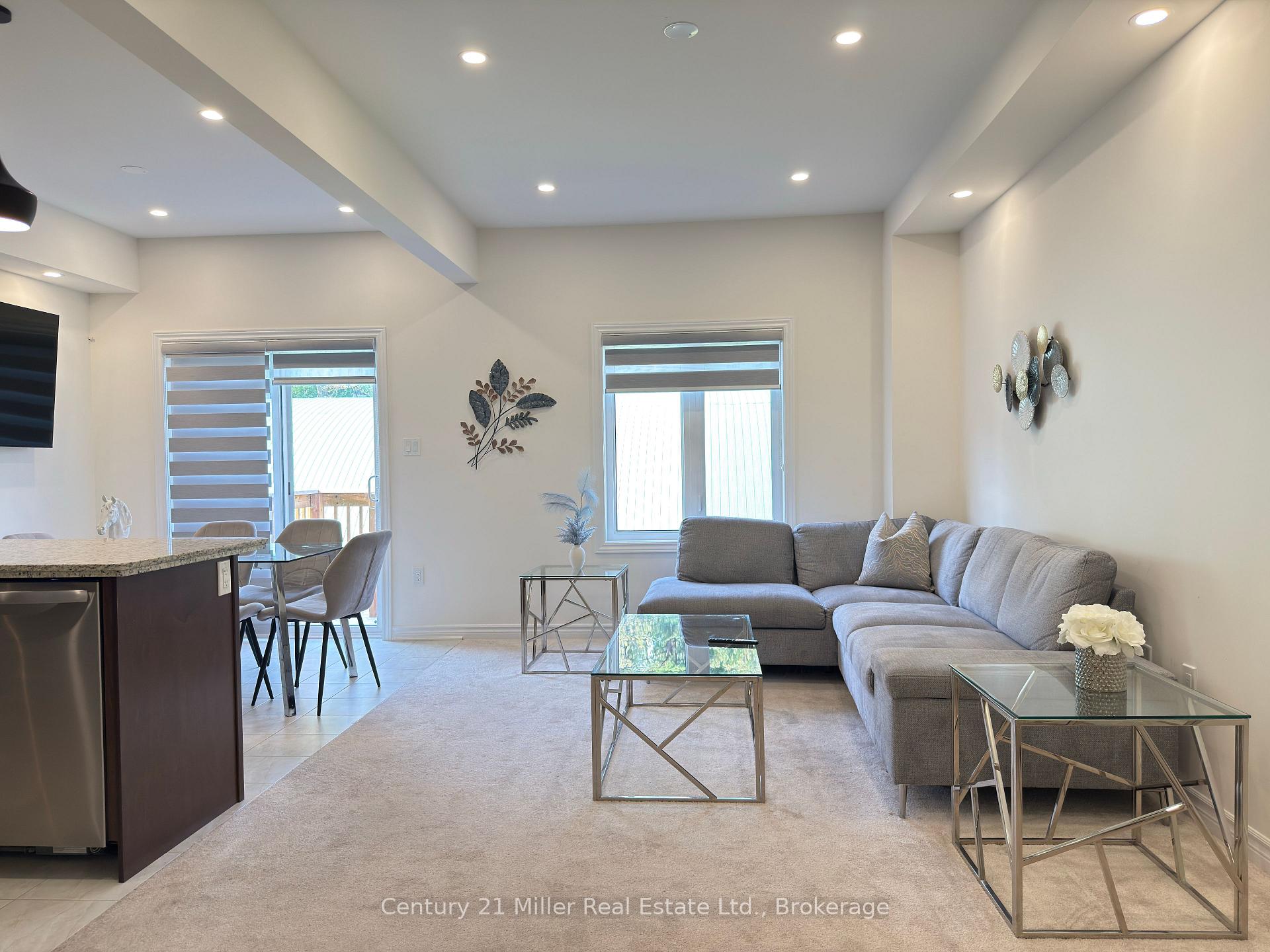 Photo 5 of Unit 70, 305 Garner Road West, Hamilton, Ancaster — HOMEH