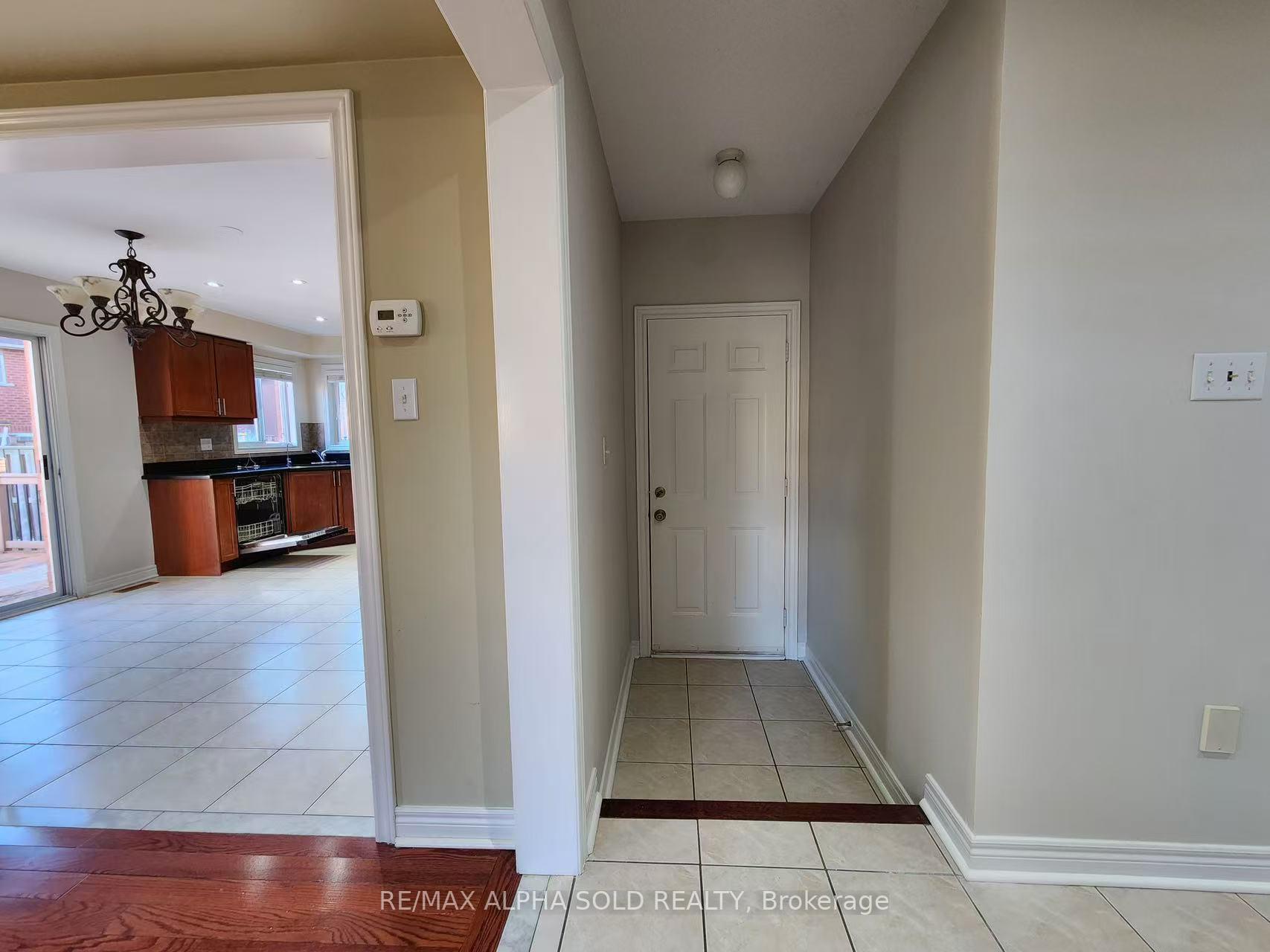 Photo 9 of 77 Westchester Crescent, Markham, Berczy — HOMEH