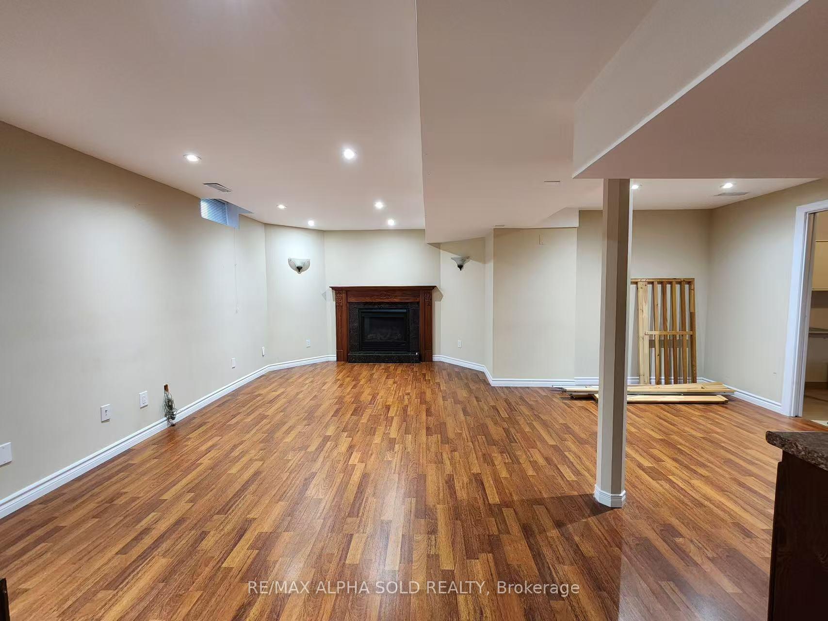 Photo 11 of 77 Westchester Crescent, Markham, Berczy — HOMEH